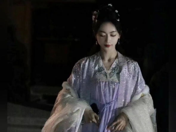 紫衣古风少女的秘密