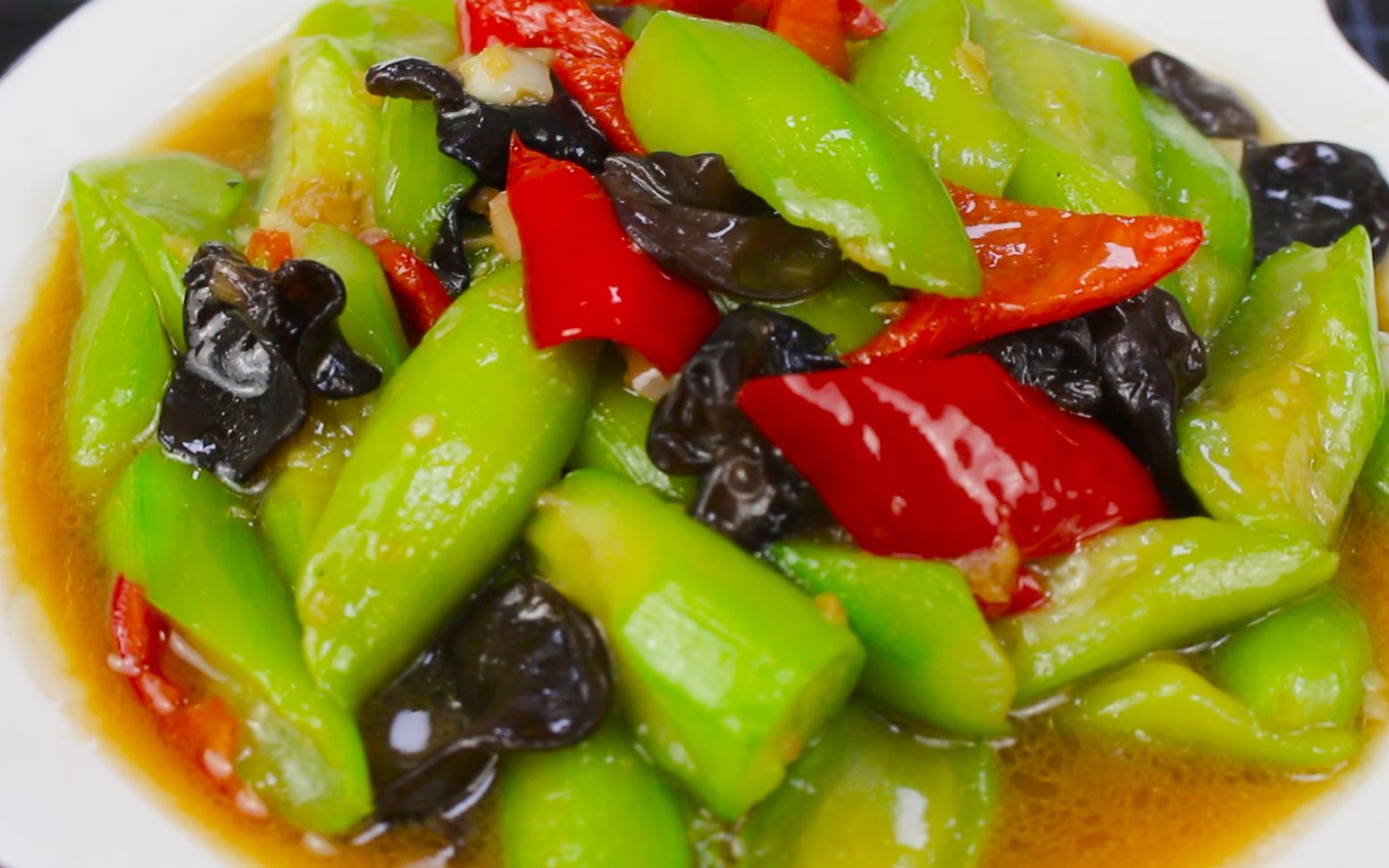 地道农家烧丝瓜的做法,掌握这个做法,香味十足,想不下饭都难