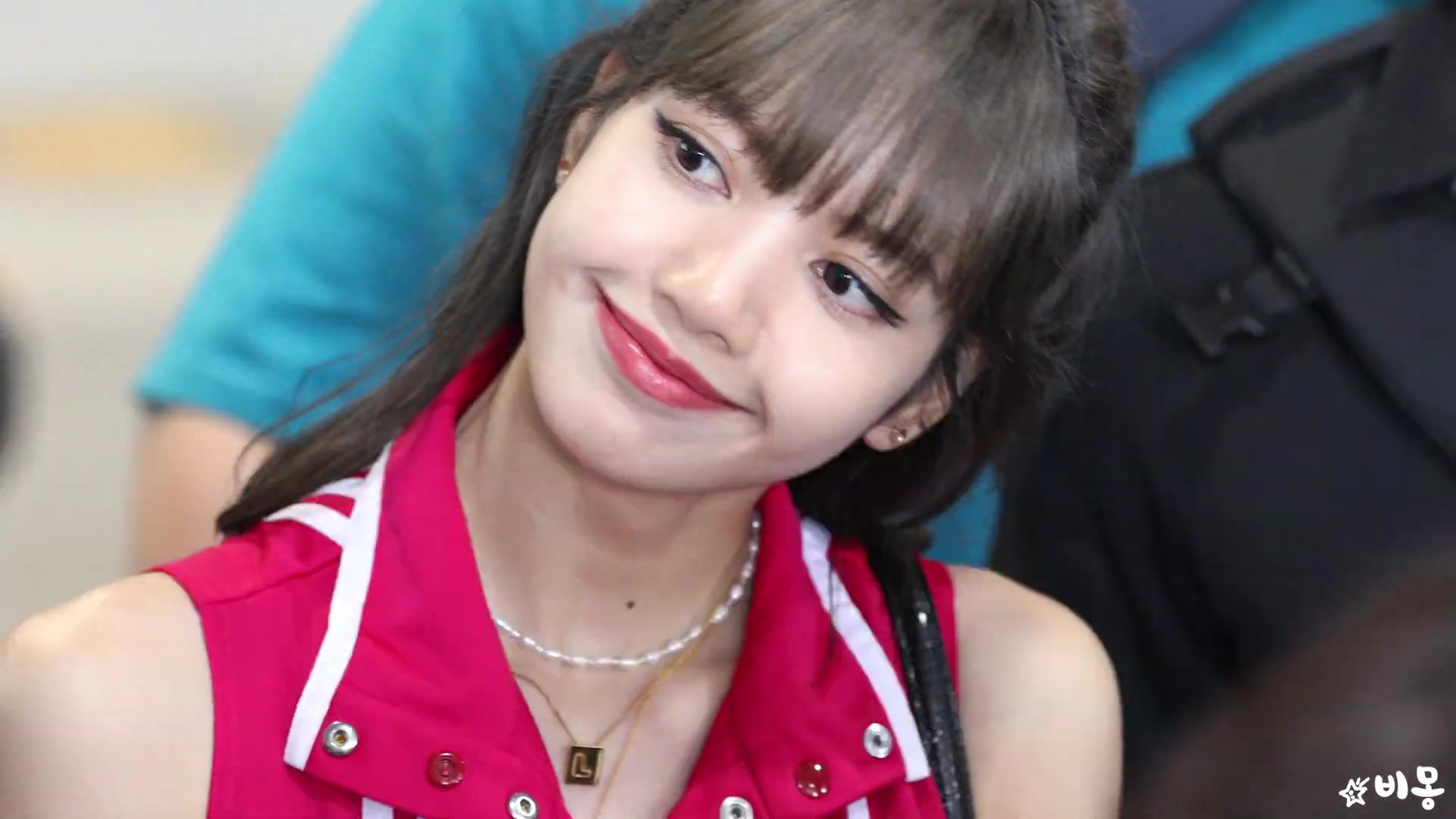 笑起来太甜了!blackpink机场饭拍