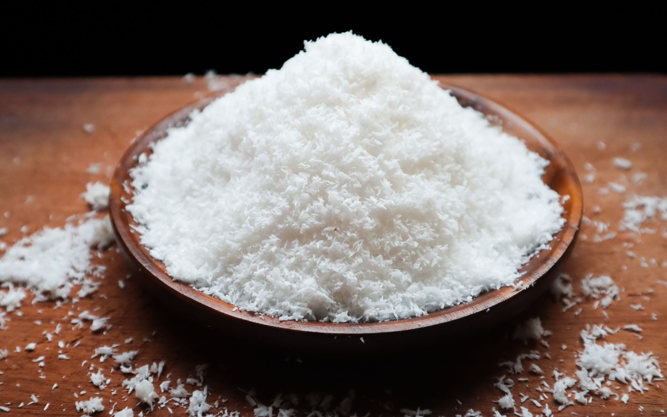 自制烘焙常用的万能椰蓉一个椰子能做一大碗喝完椰汁你还把椰子扔掉吗