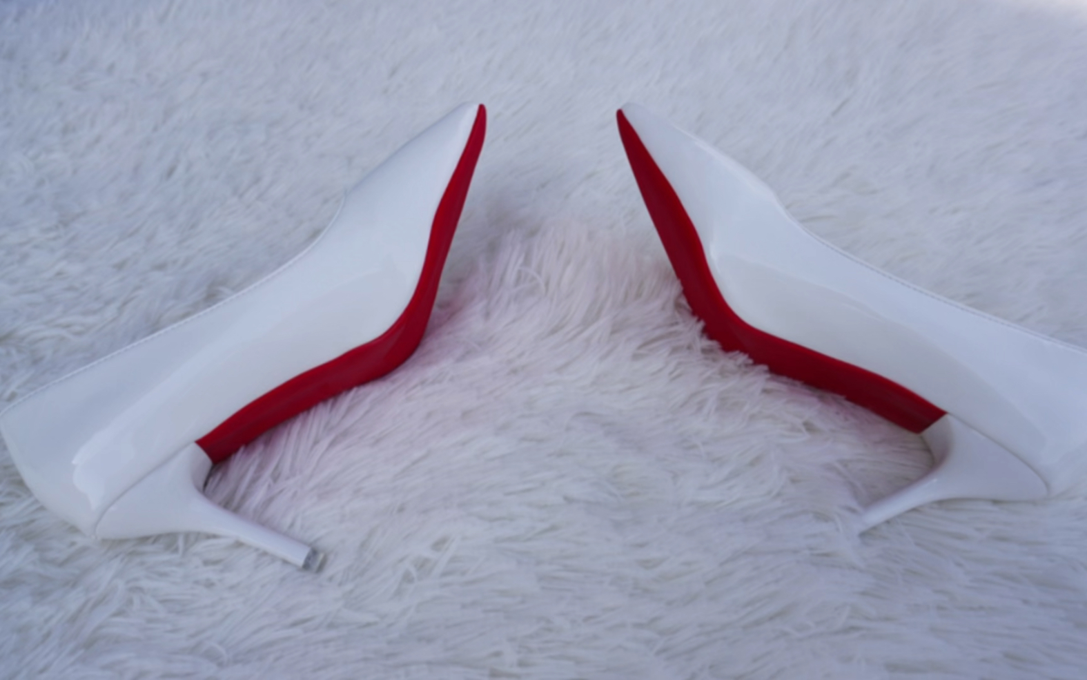 白色红底高跟鞋,永远的yyds