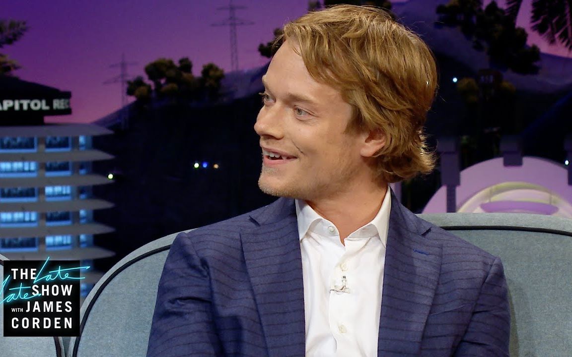 【中字/柯登秀】权游席恩扮演者alfie allen分享收到假剧本的经历