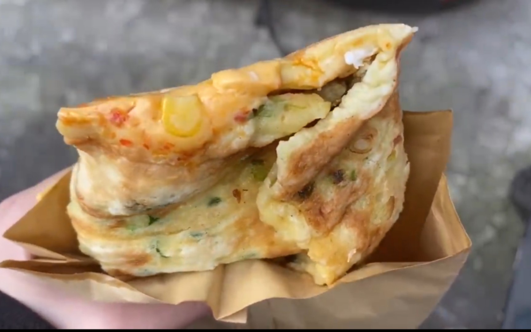 台湾街边美食,面糊蛋饼