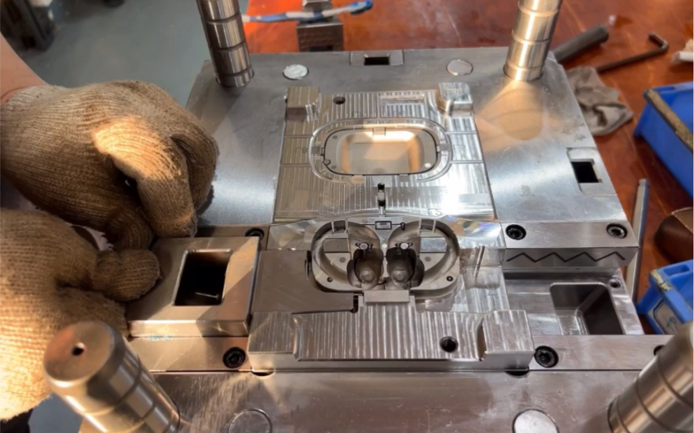 精密蓝降噪/无线蓝牙耳机模具寿命彪悍,50-100万次依旧精准