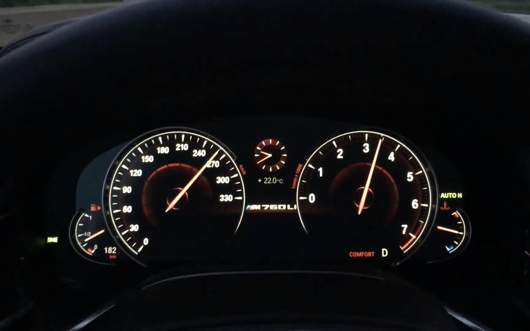 宝马7系和奔驰s级在国内高速公路上严重超速