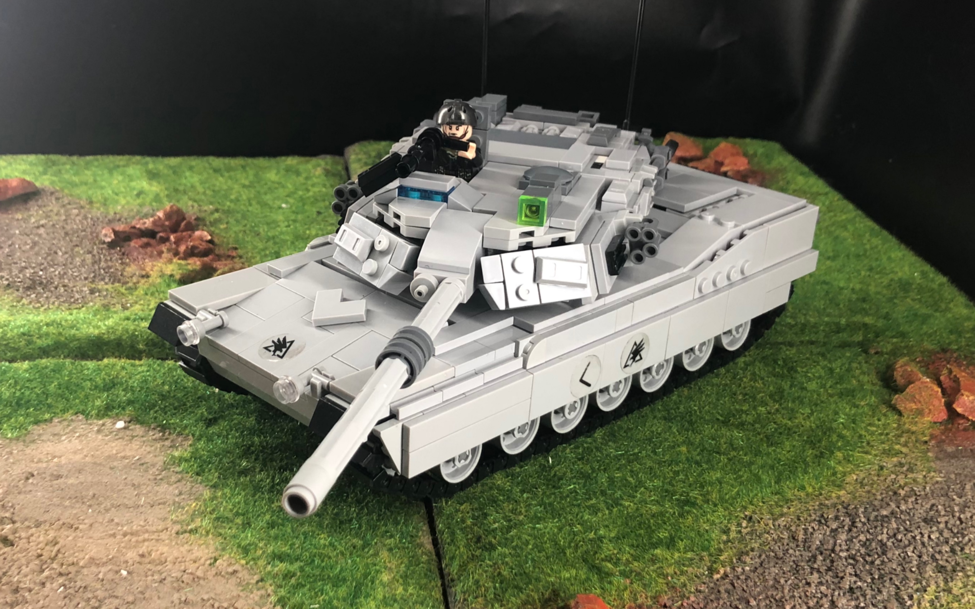 【柒彩moc旋转展示系列】第八期m1a2艾布拉姆斯坦克乐高积木模型 旋转