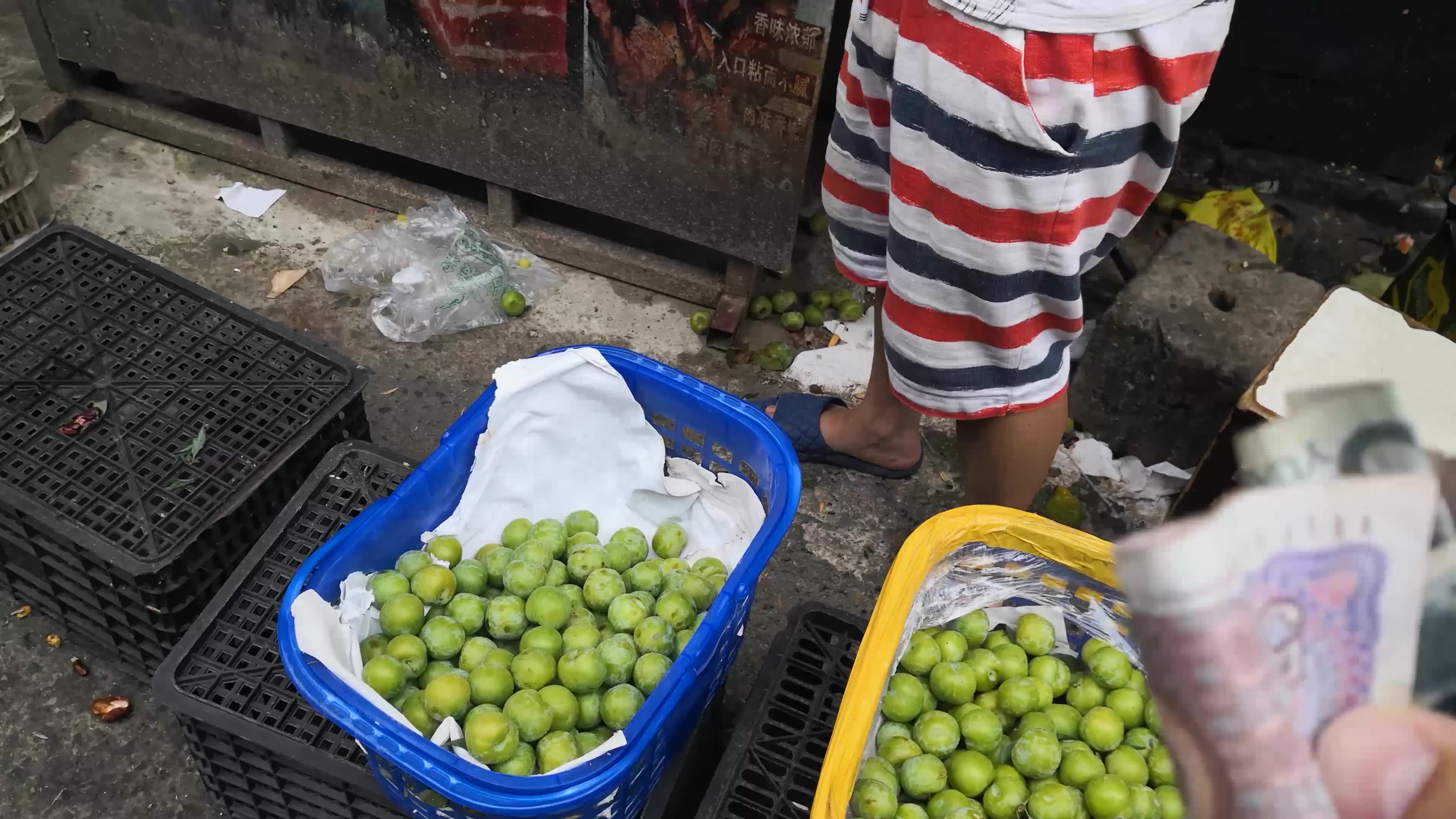 贵阳农贸市场卖的小青梨,五块钱一斤,怎么样