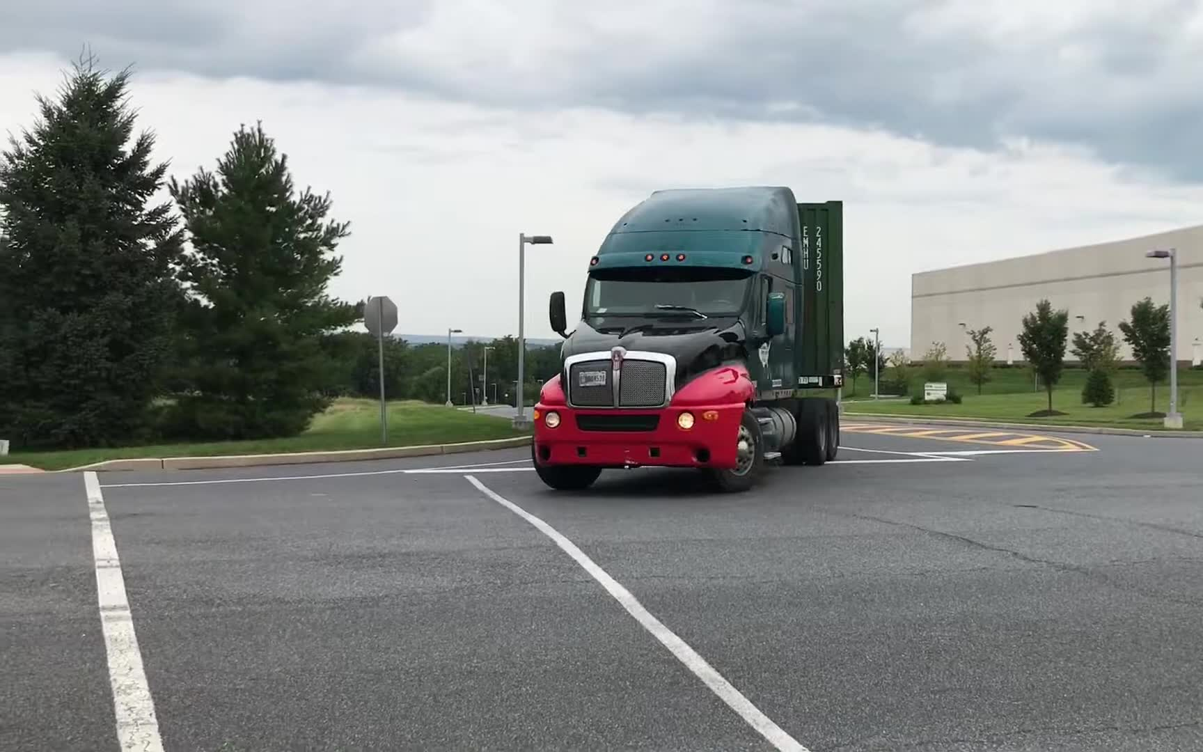 【北美卡车】kenworth t2000s,mack r 型号和 nazareth pallet 的