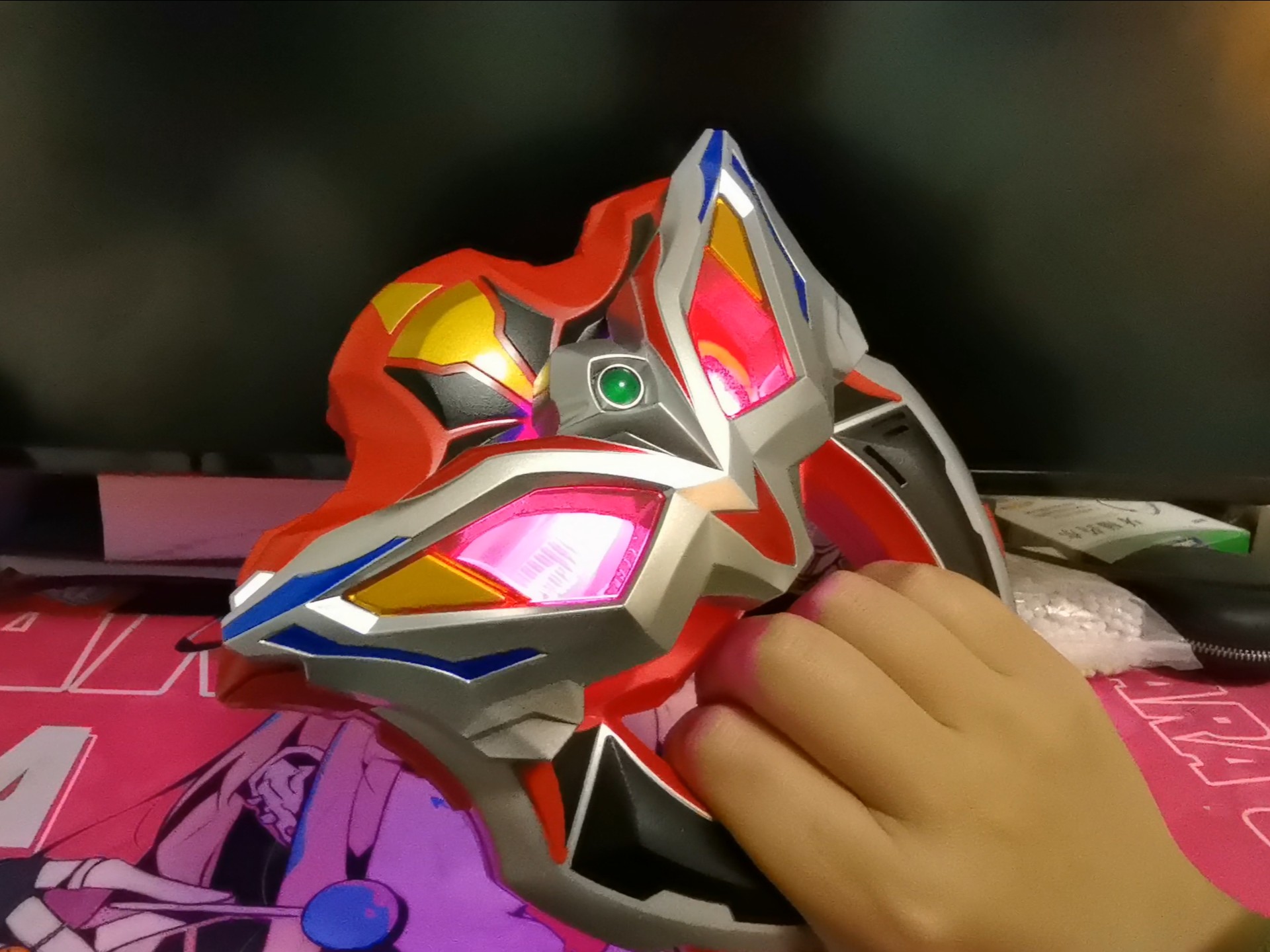 捷德奥特曼ur 赛罗眼镜ur 把玩