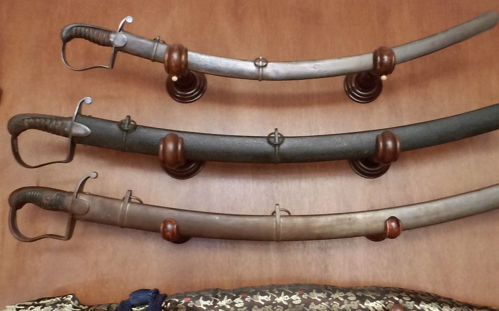 拿破仑时期形制的英式军刀对决——红衣胖哥哥少有的全力以赴的对抗