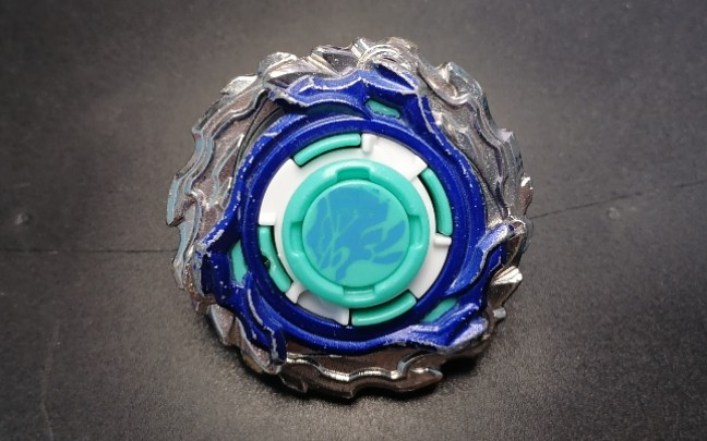 s级陀螺的陀螺的魅力——飓风战魂2 烈风光翼s 实战对打