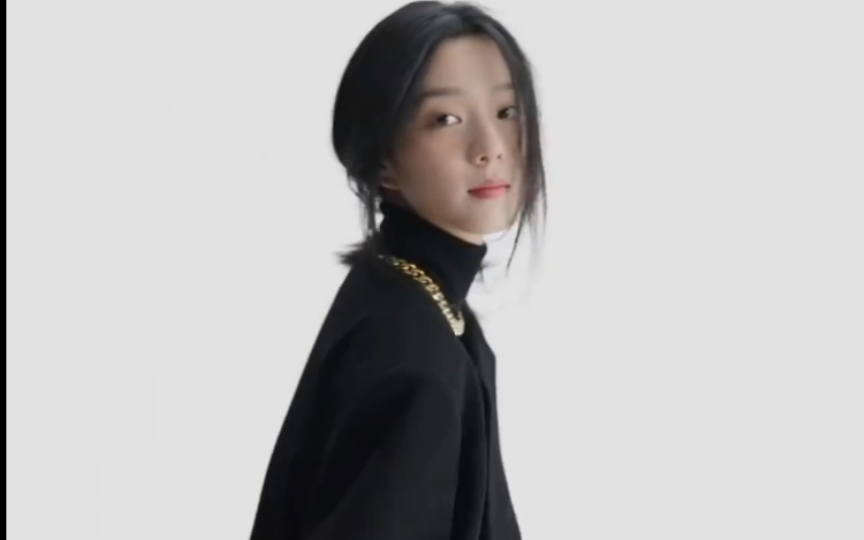 【庄达菲】黑色西装低马尾99