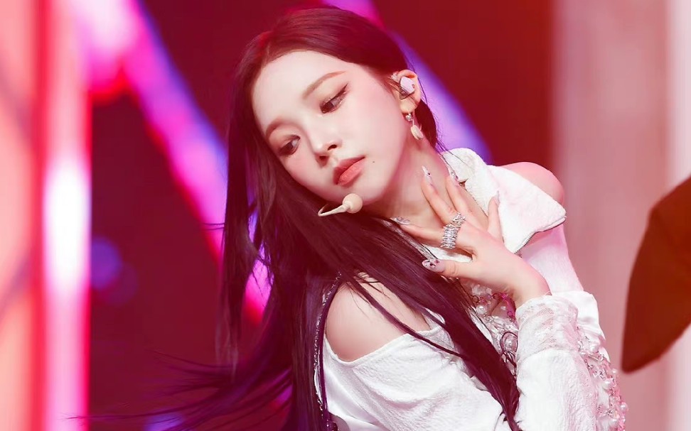 【柳智敏karina】姐的舞台图都可以直接当粉丝精修图打