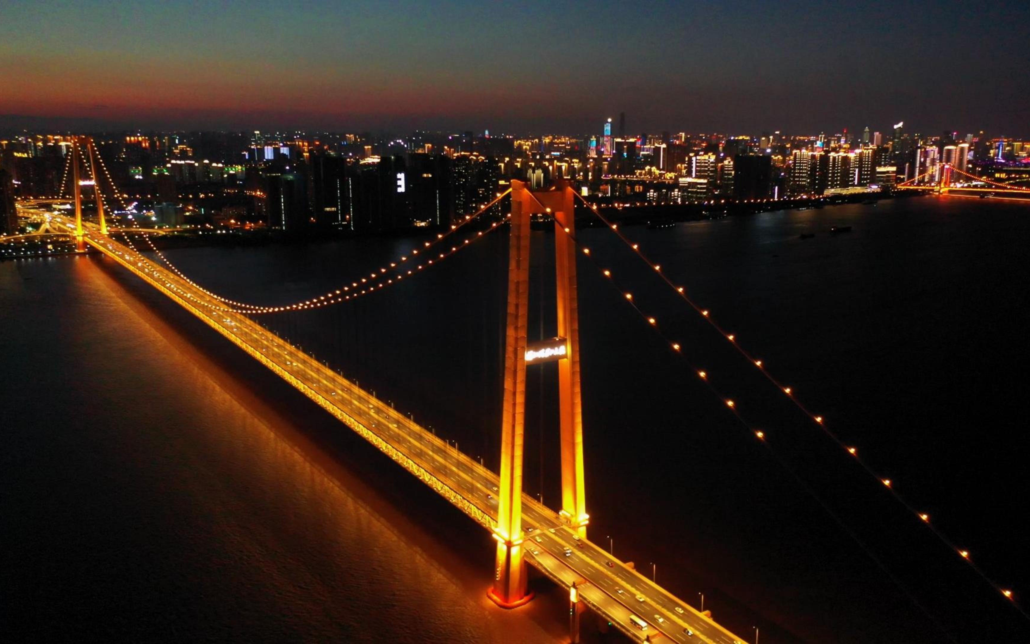 武汉| 杨泗港长江大桥:一跨过江,创下世界之最