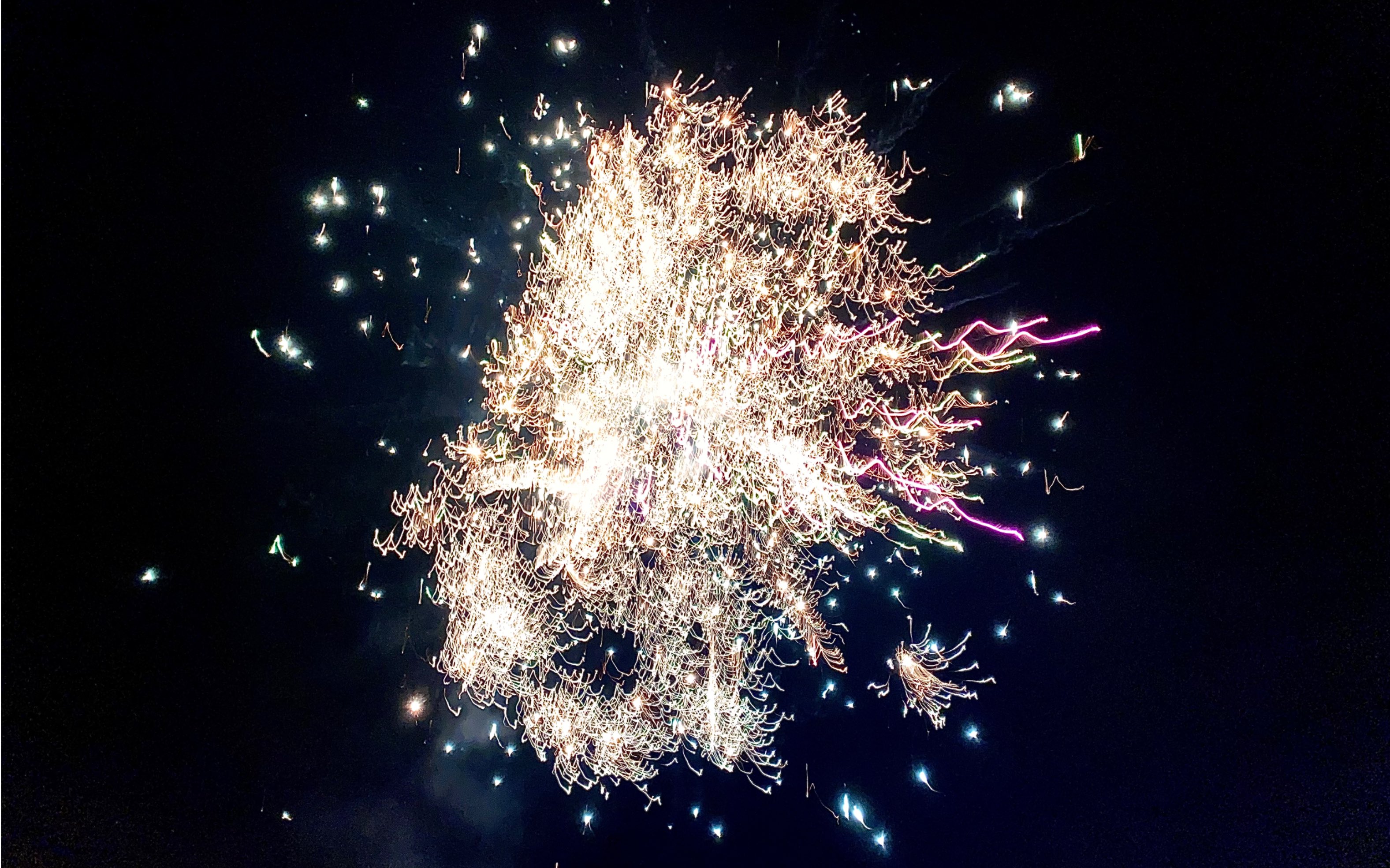 2021除夕夜无人公路放烟花-打上花火