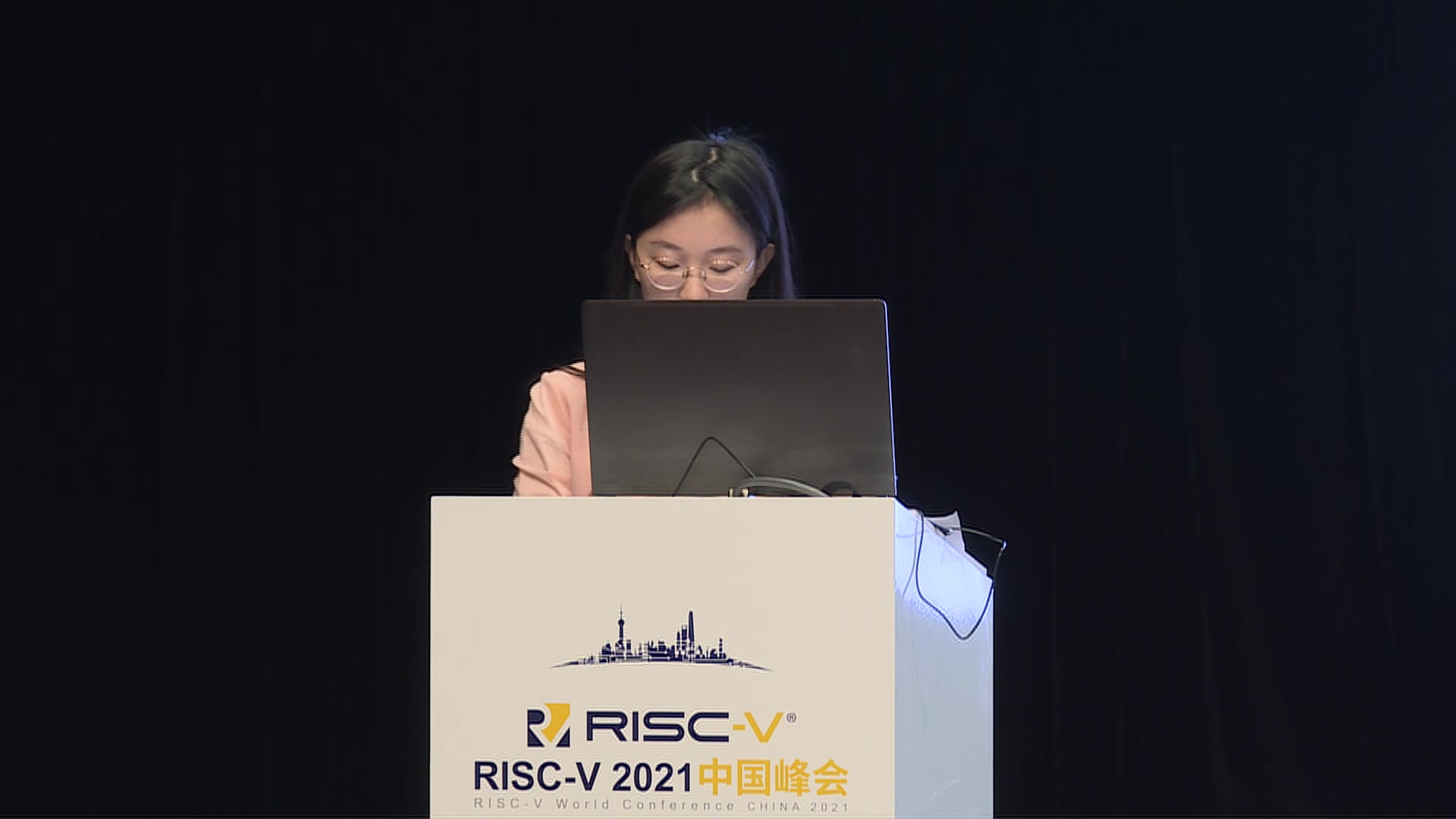 张雨昕  基于RISCV指令扩展的缓冲区溢出漏洞预防机制  第一届 RISCV 中国峰会哔哩哔哩bilibili