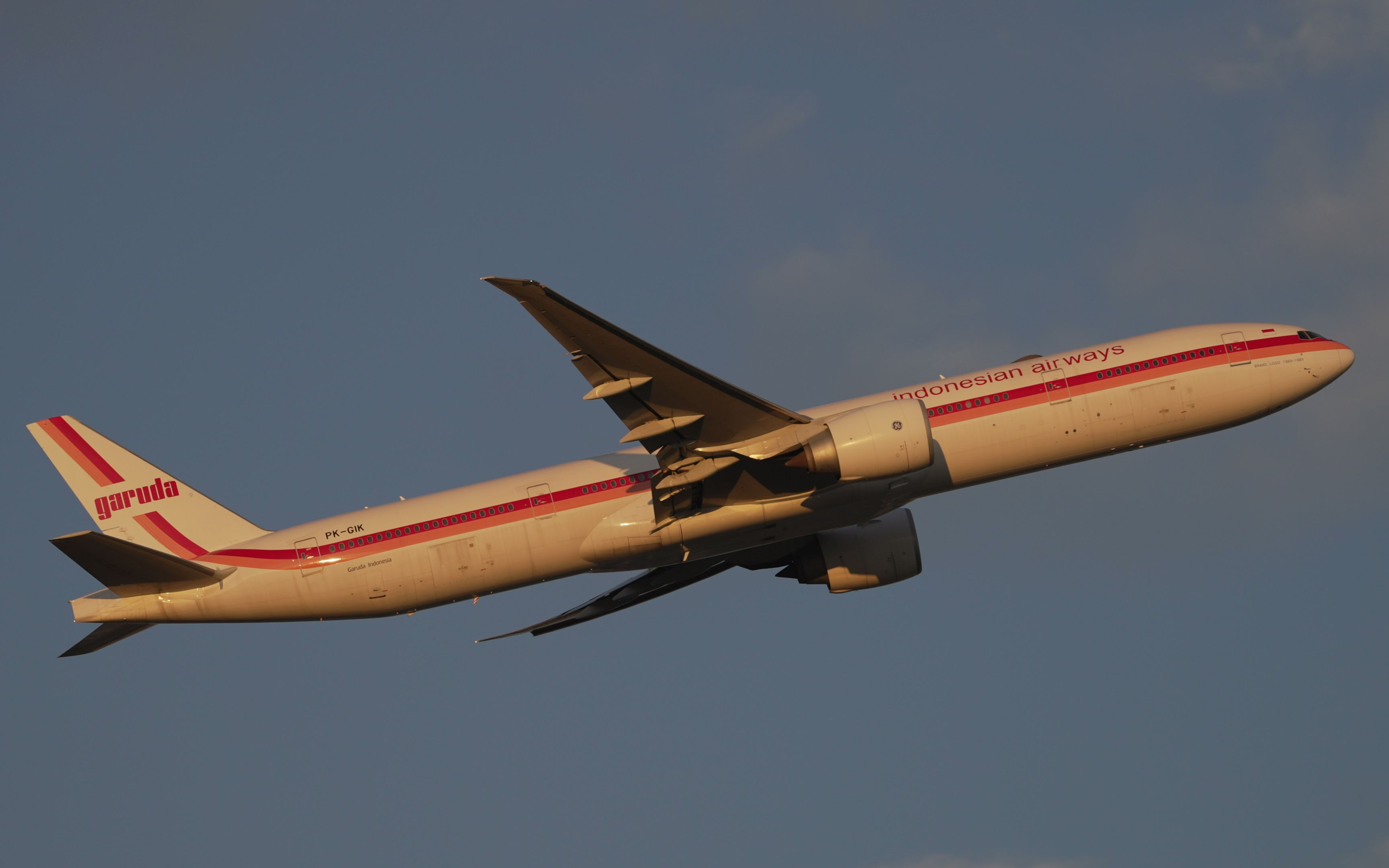 [重制版] 印度尼西亚航空777-300er pk-gik 复古彩绘 pek跑道36r起飞