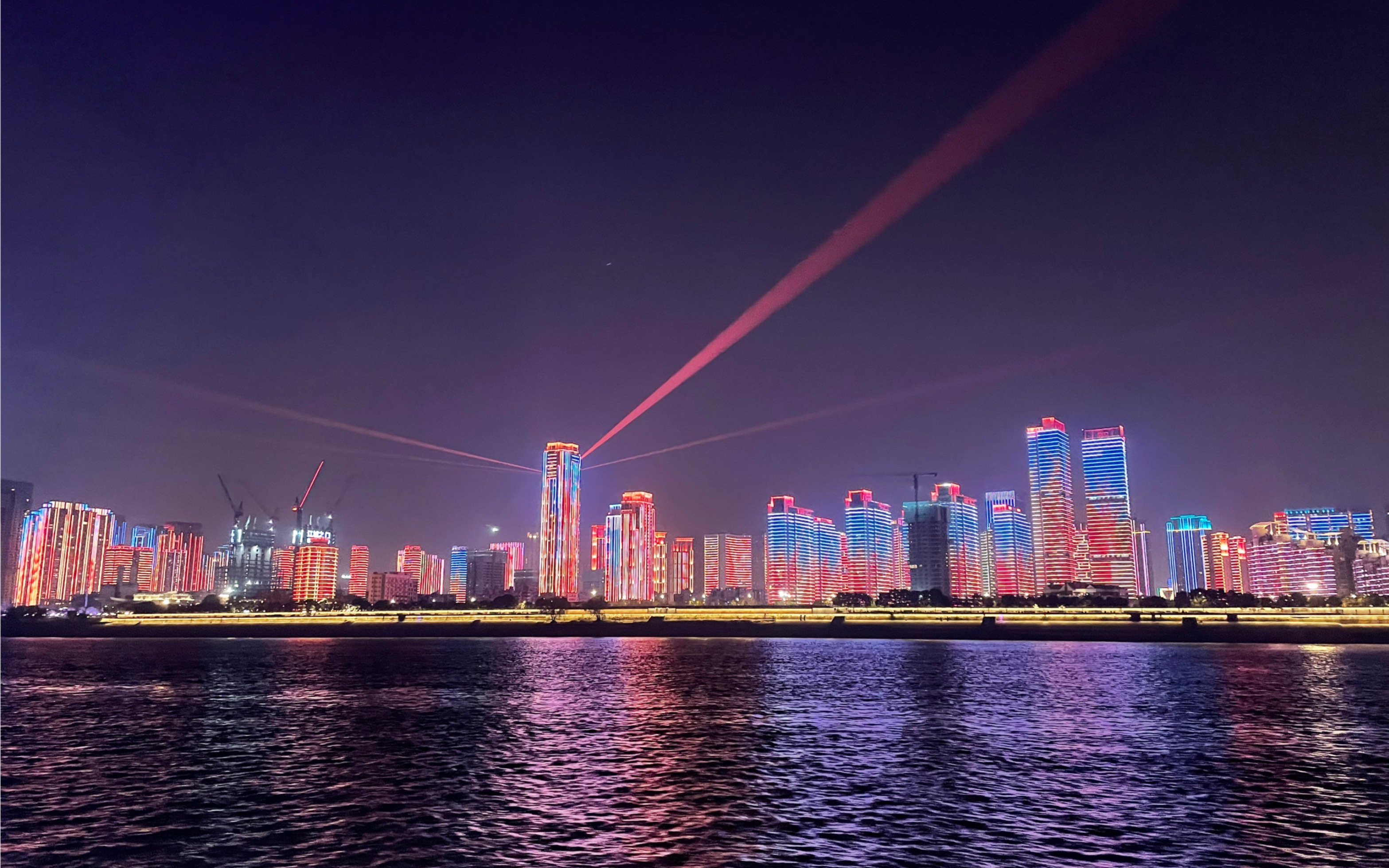 汉口江滩2022跨年灯光秀