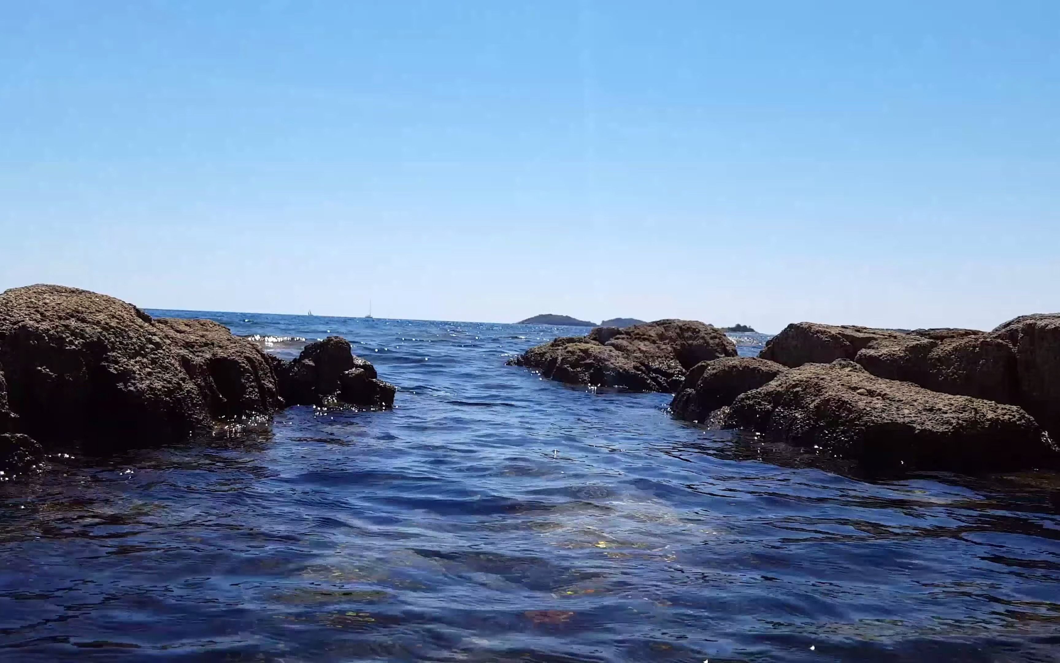 [图]Windy Sea - Waves & Rocks #Istria #Rovinj