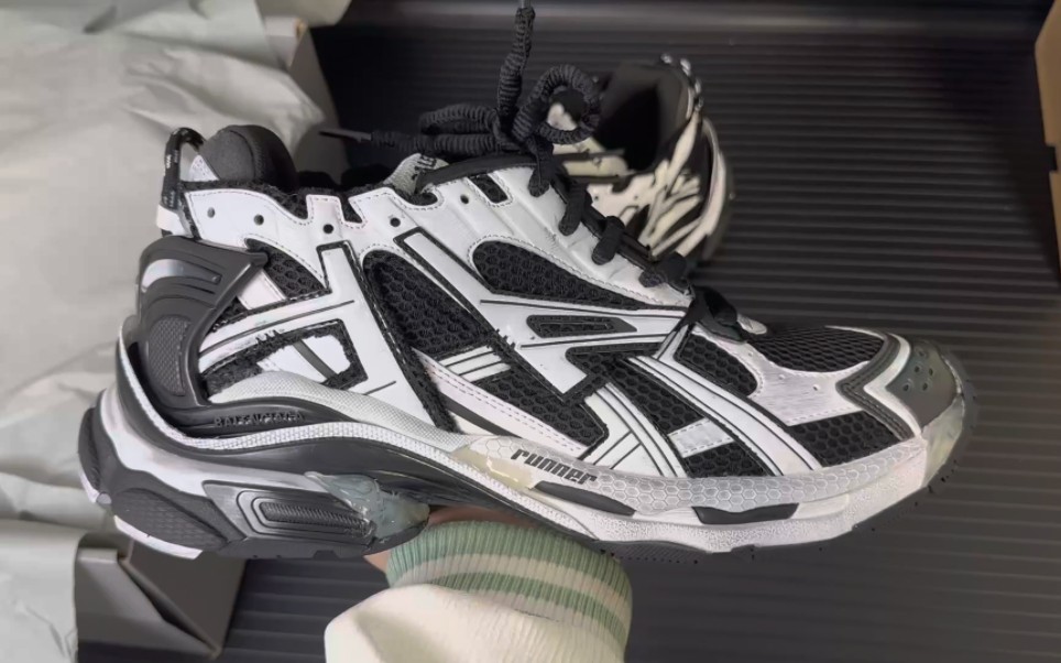 巴黎世家runner黑白xa版本