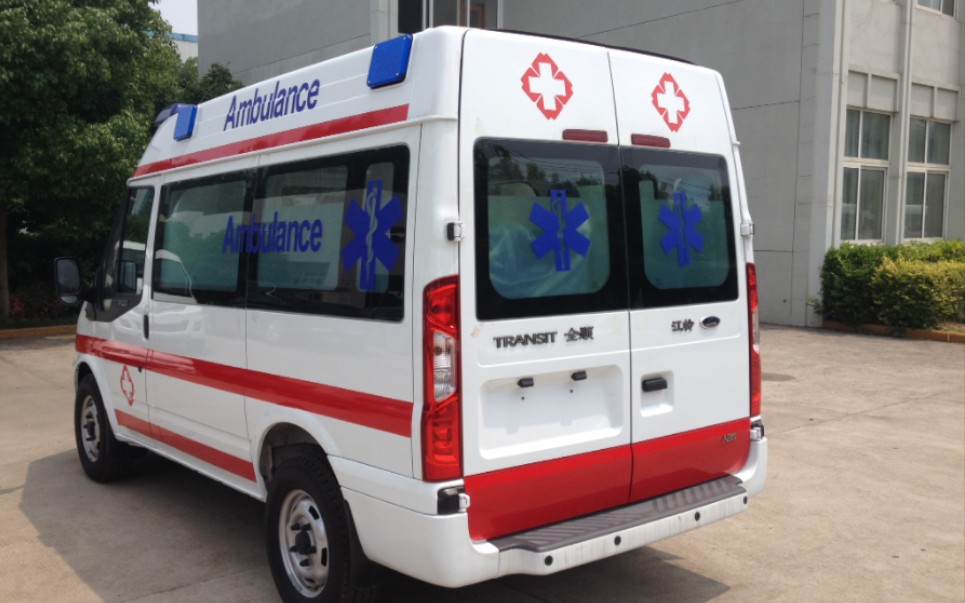 上海120跨省救护车长途转院怎么收费,转运病人价格6-8元每公里左右