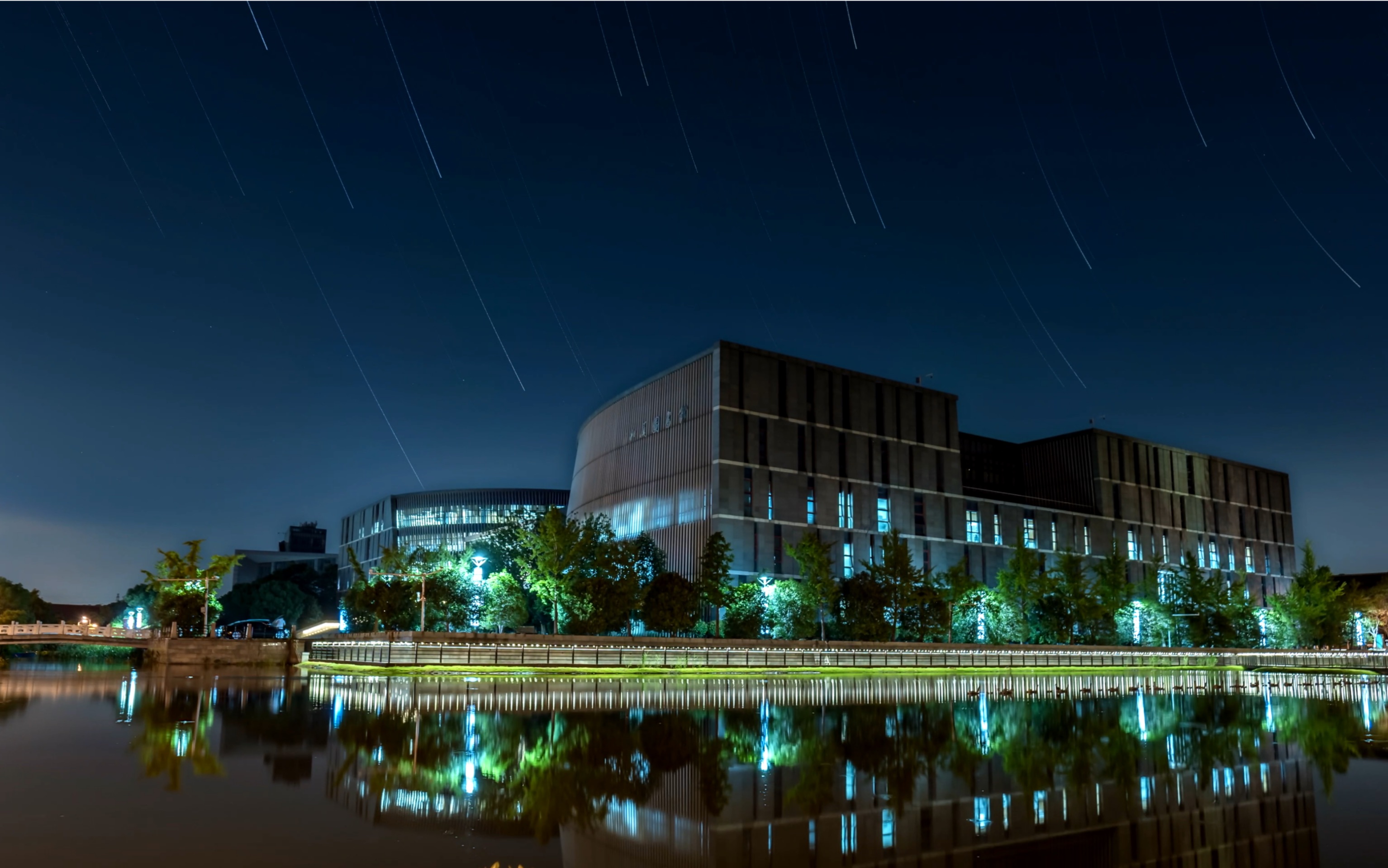 活动  我拍到了"流星雨"