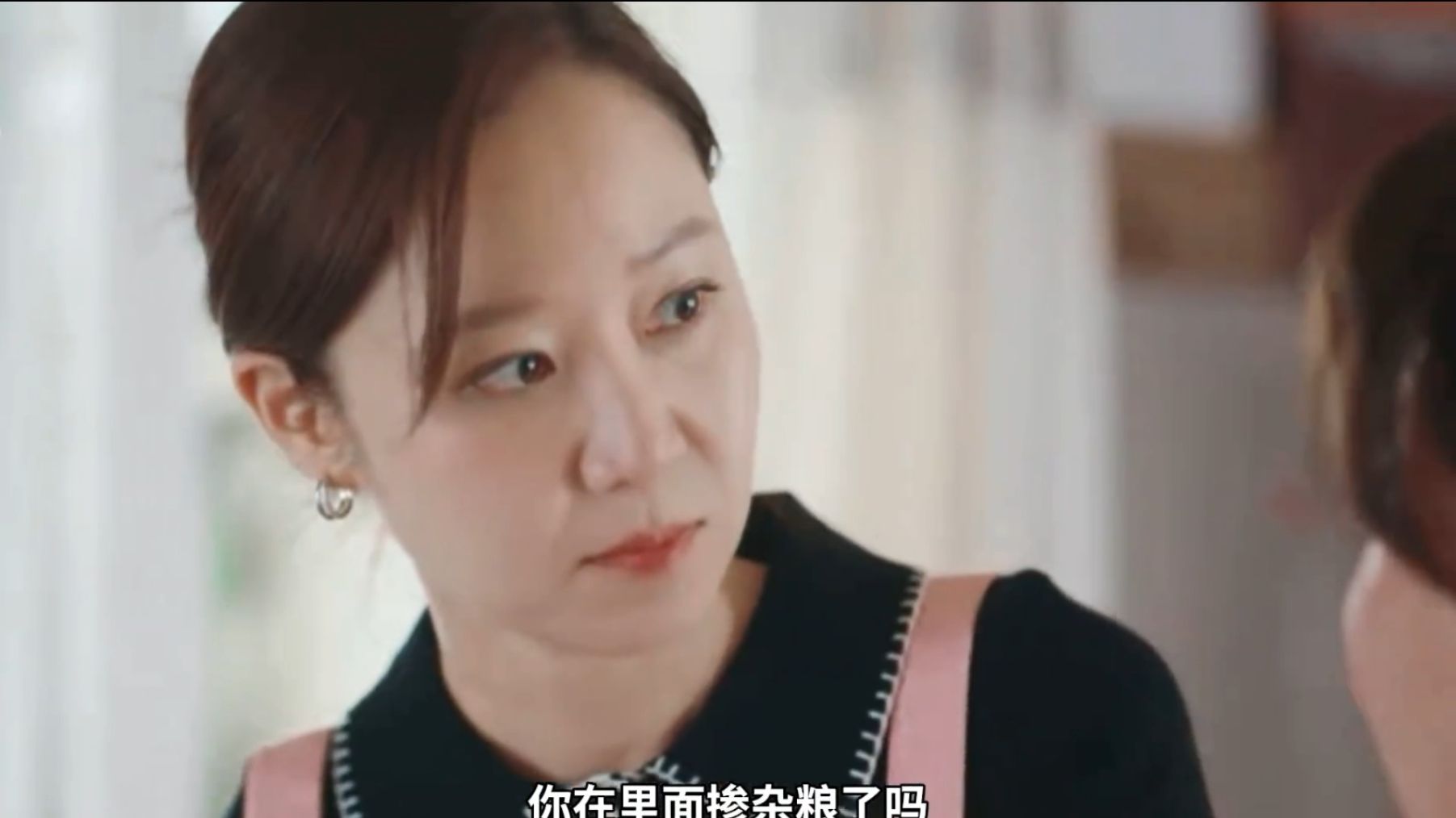 她是顶级杀手，却在厨房炸了锅