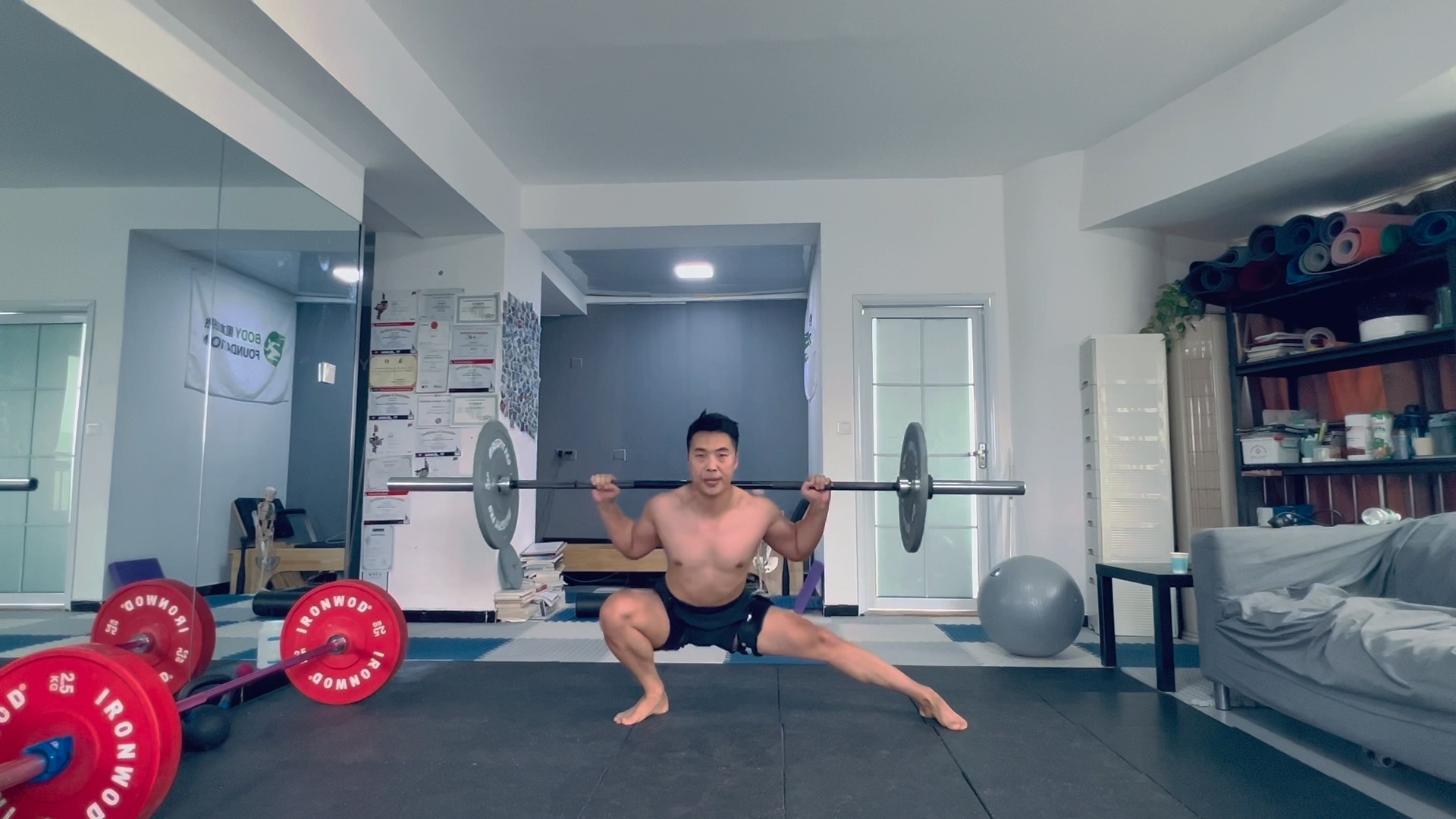 [图]Cossack Squat 哥萨克蹲 30KG