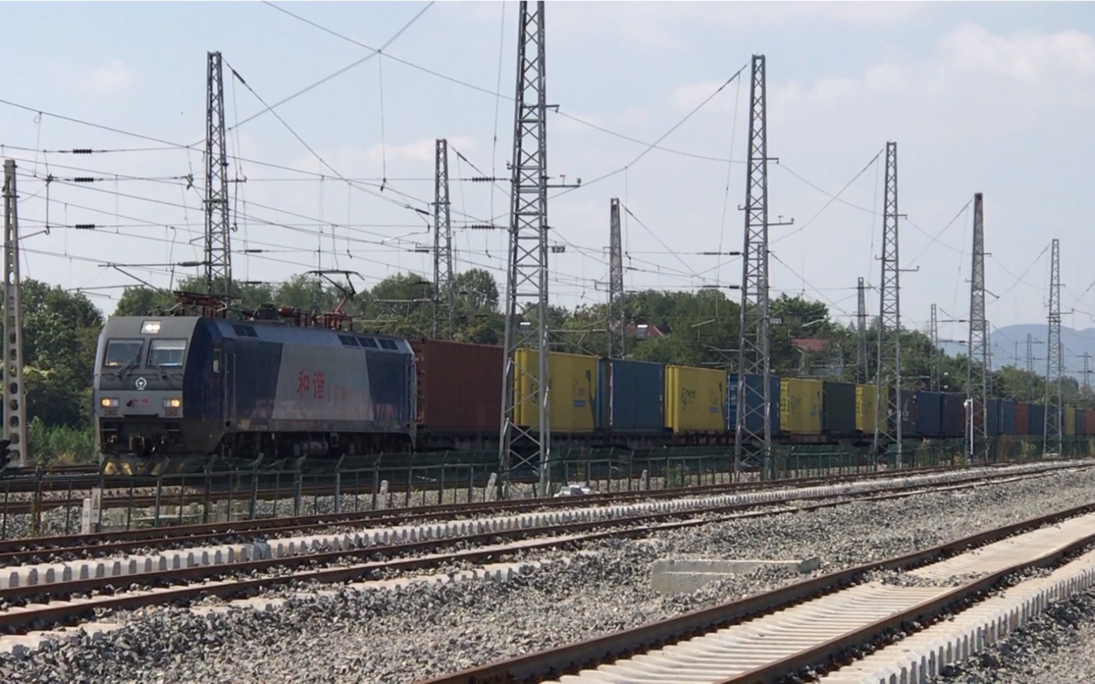淮南线下行货列通过铜城闸站_哔哩哔哩_bilibili