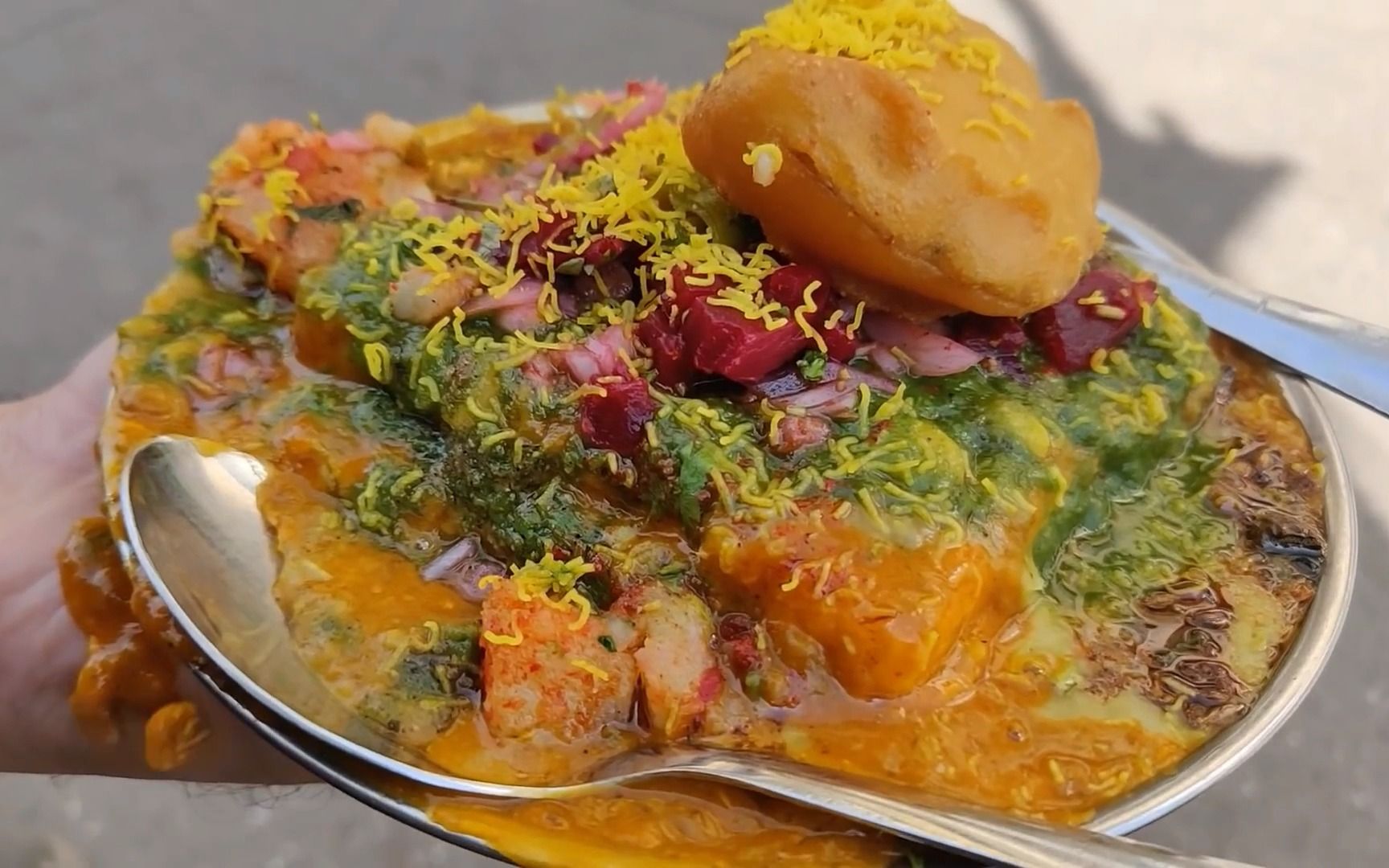 印度自制咖喱面包,撒点玛莎拉,今天的饭又白吃了,你敢尝试吗?