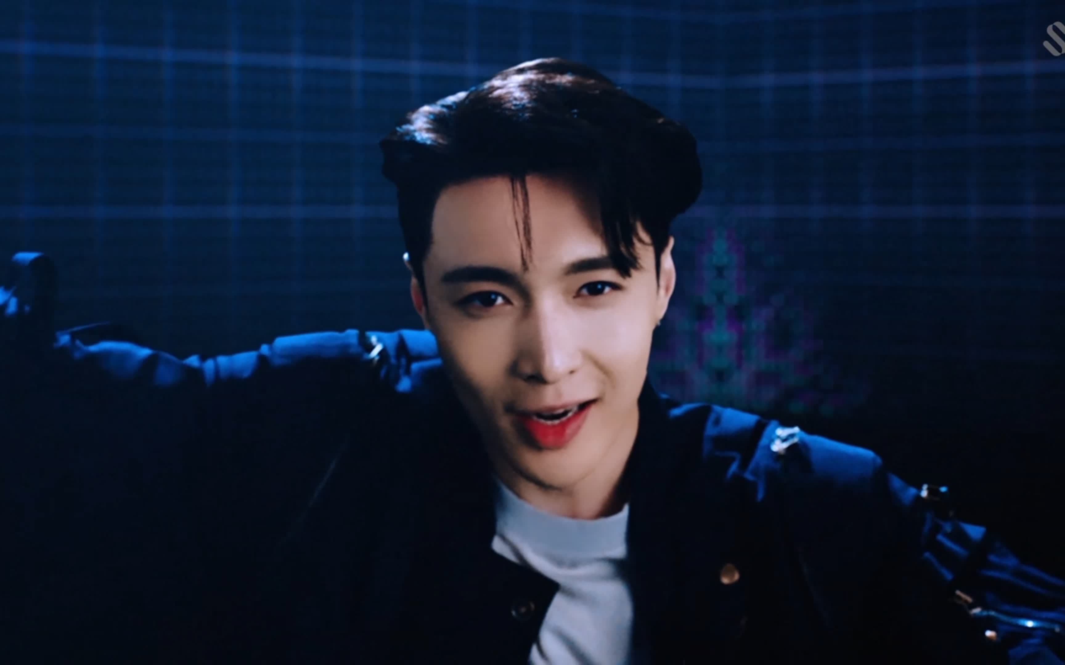 [图]【4K中字】EXO-Don't fight the feeling MV