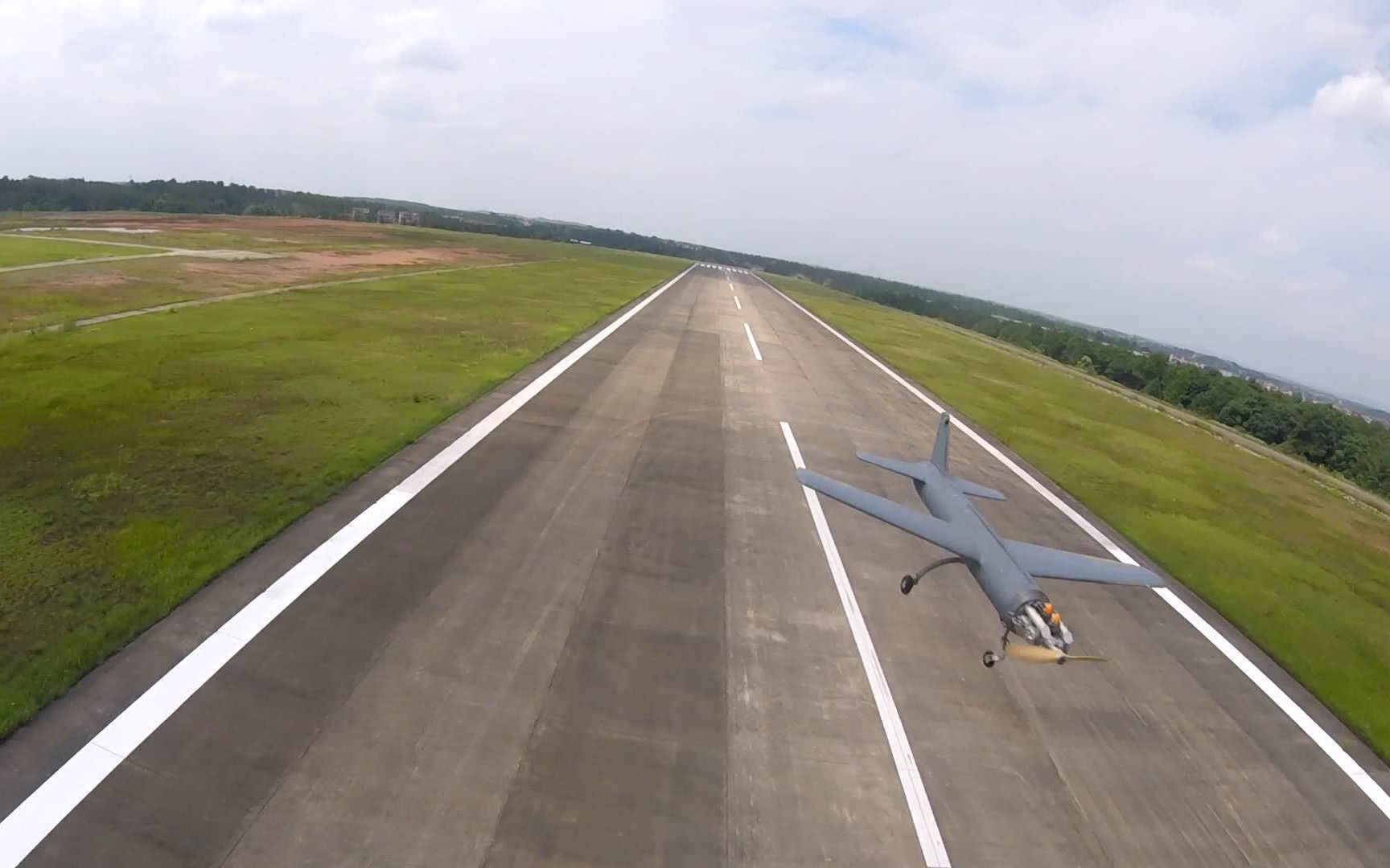 感受吉安航校飞场_哔哩哔哩 (゜-゜)つロ 干杯~-bilibili