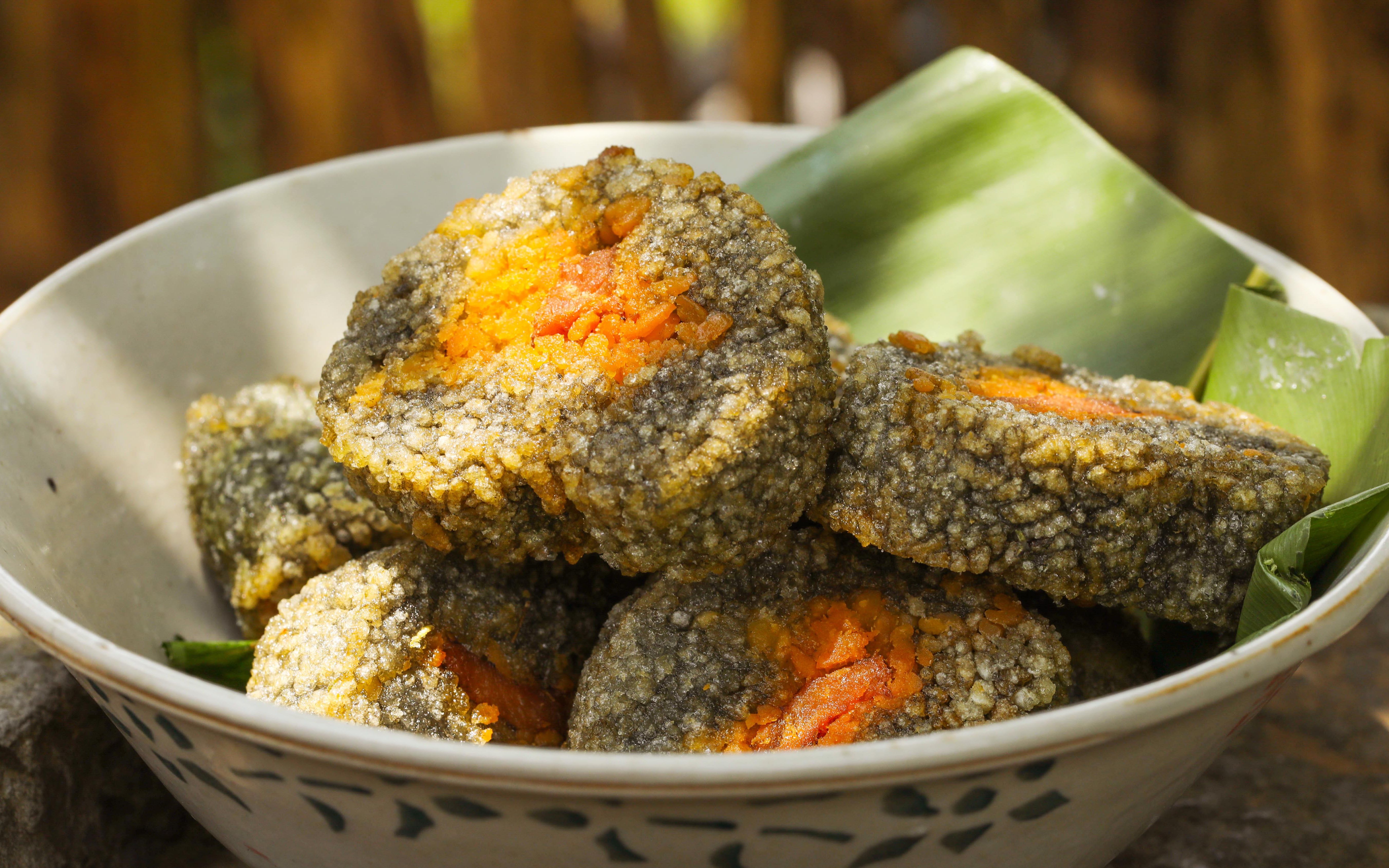 【奇怪的粽子】云南是个好地方,粽子长得黑大壮!_哔哩哔哩_bilibili