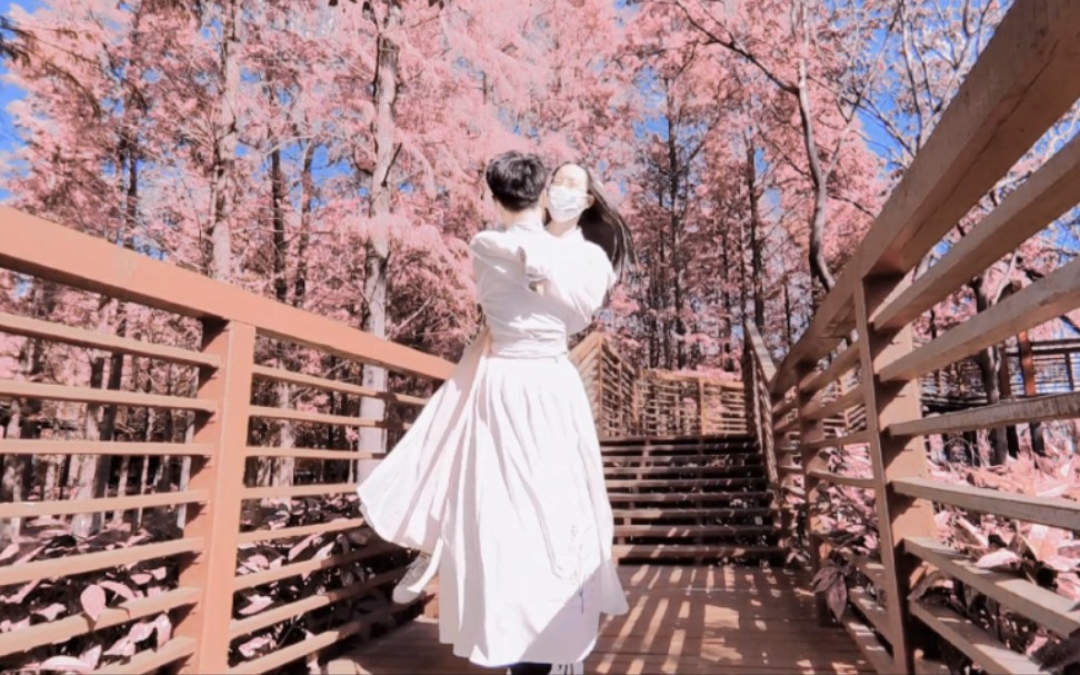 汉服情侣举高高～樱粉滤镜