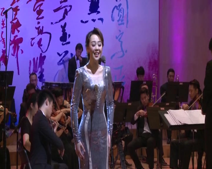 [图]女高音张帅演唱 歌曲《长鼓敲起来》 声乐与长鼓完美结合～～