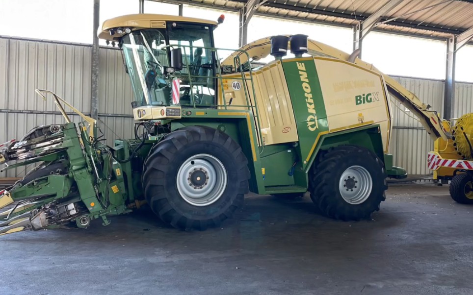 科罗尼700青储机进口手续流程办妥海运准备发往大天津厉害了