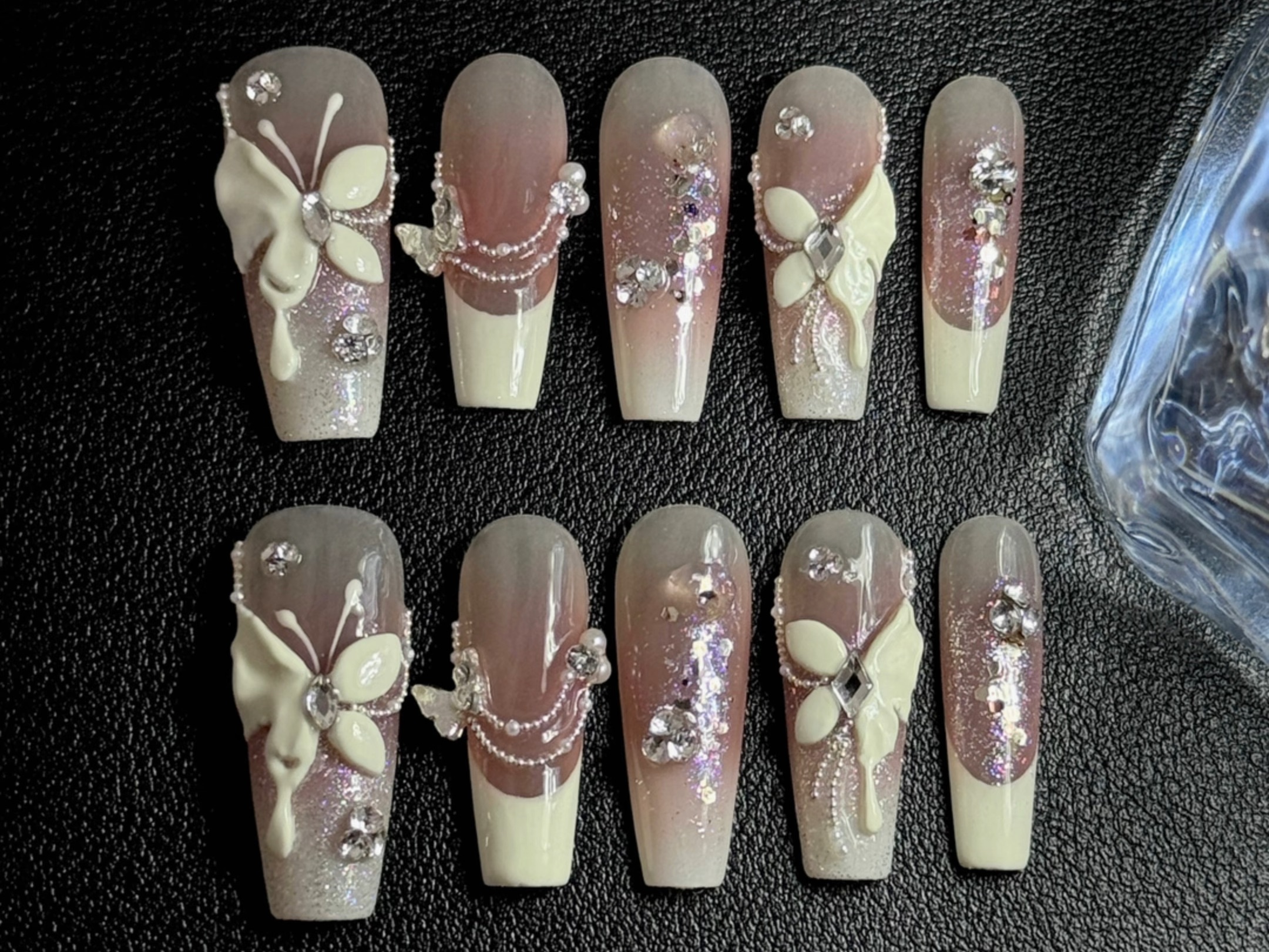 【美甲艺术】蝴蝶结闪钻法式新娘款|精致指尖魅力