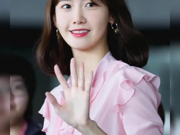 林允儿耳饰好漂亮