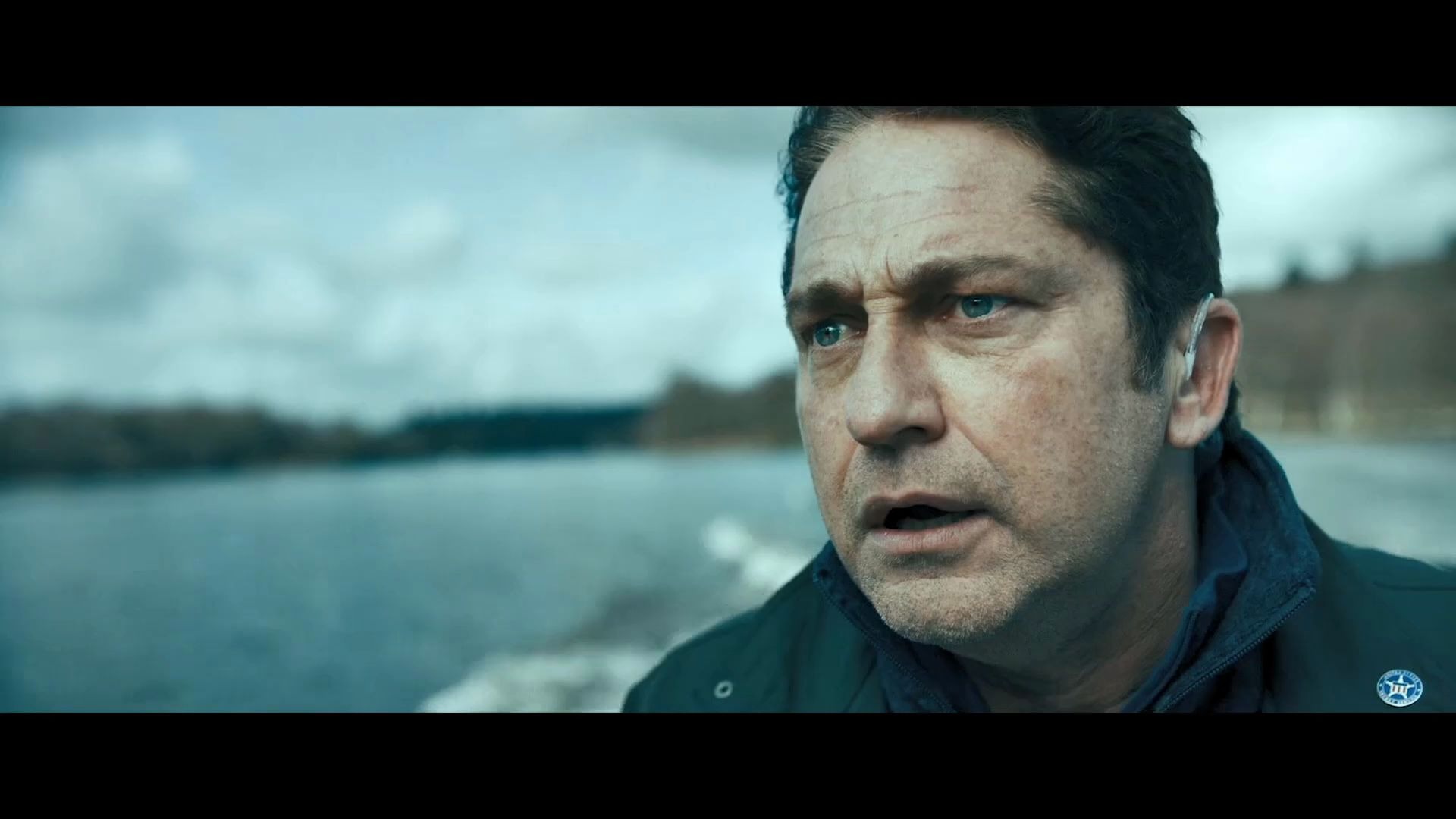 《天使陷落》:总统遭无人机机群攻击,贴身保镖遭人陷害