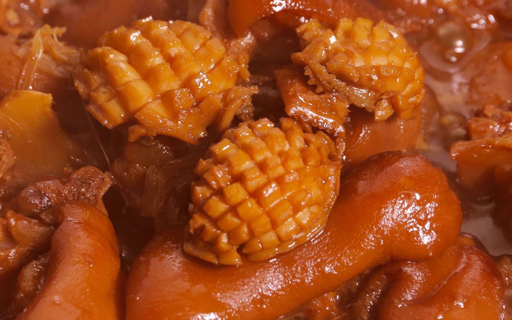 活动  教你鲍鱼炖猪蹄最好吃的做法,汤汁红亮粘唇,入口即化,开胃下饭