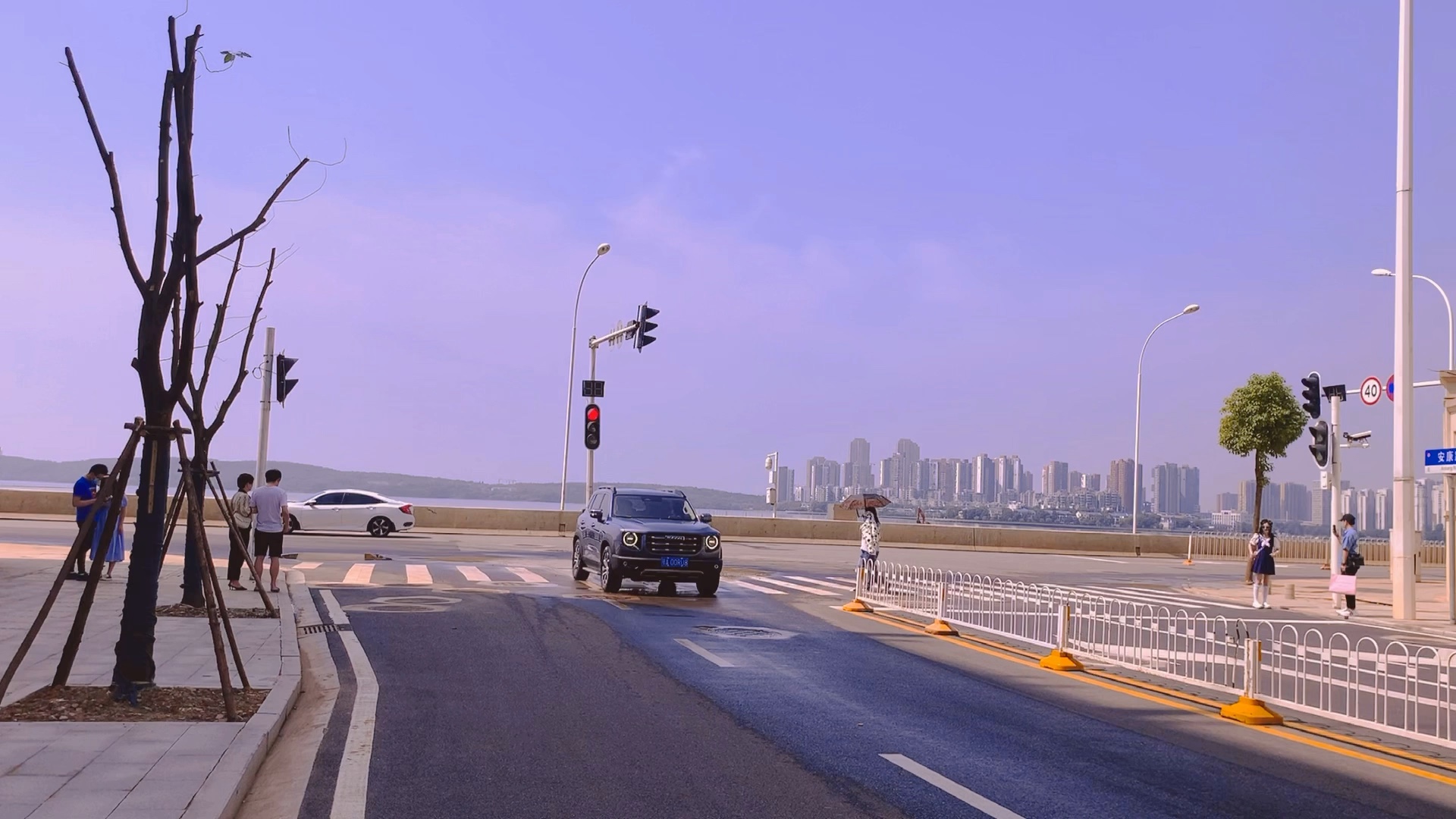 武汉南湖小镰仓打卡,拍照录视频还是要注意安全哦.