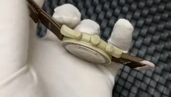 欧米茄沃斯奇联名款星球
