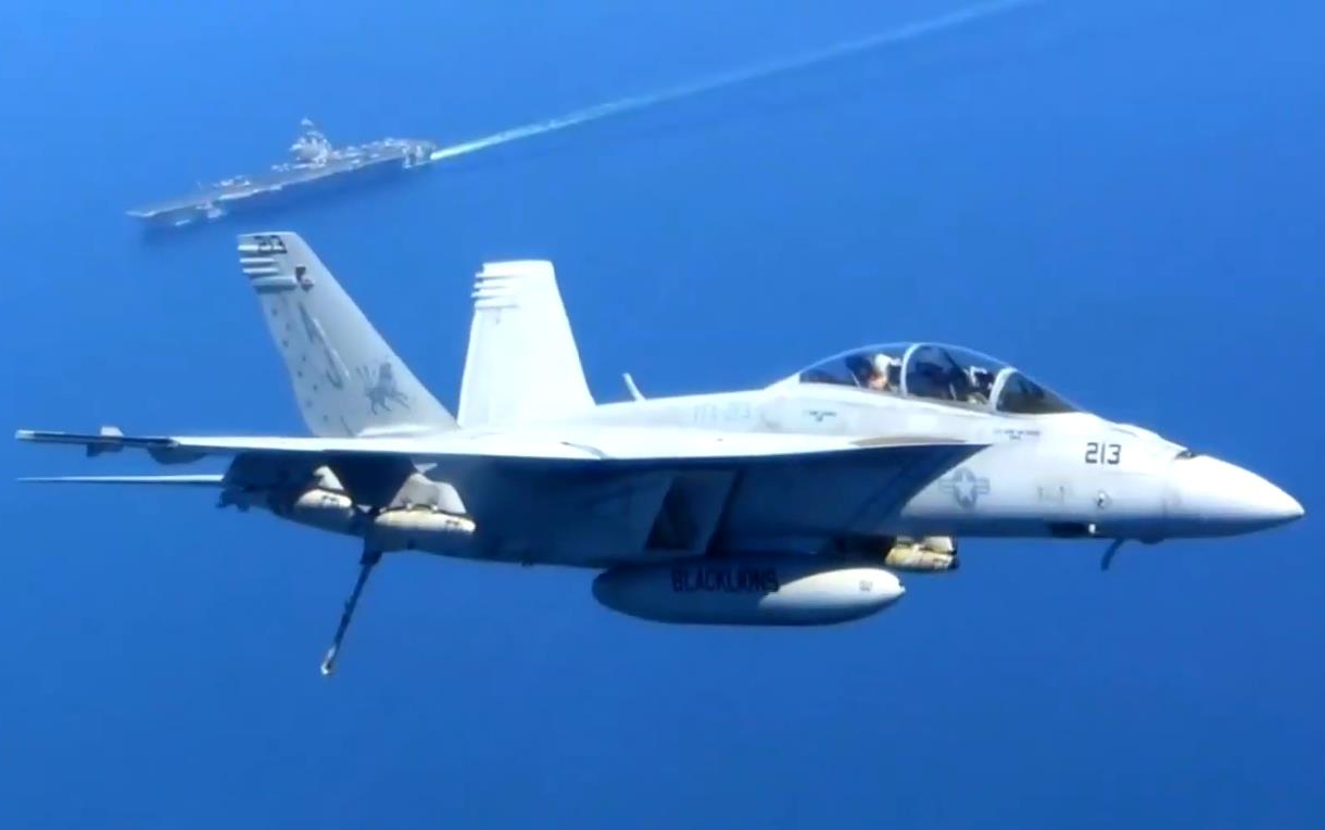 海上塑料虫fa18ef超级大黄蜂舰载战斗机训练集锦