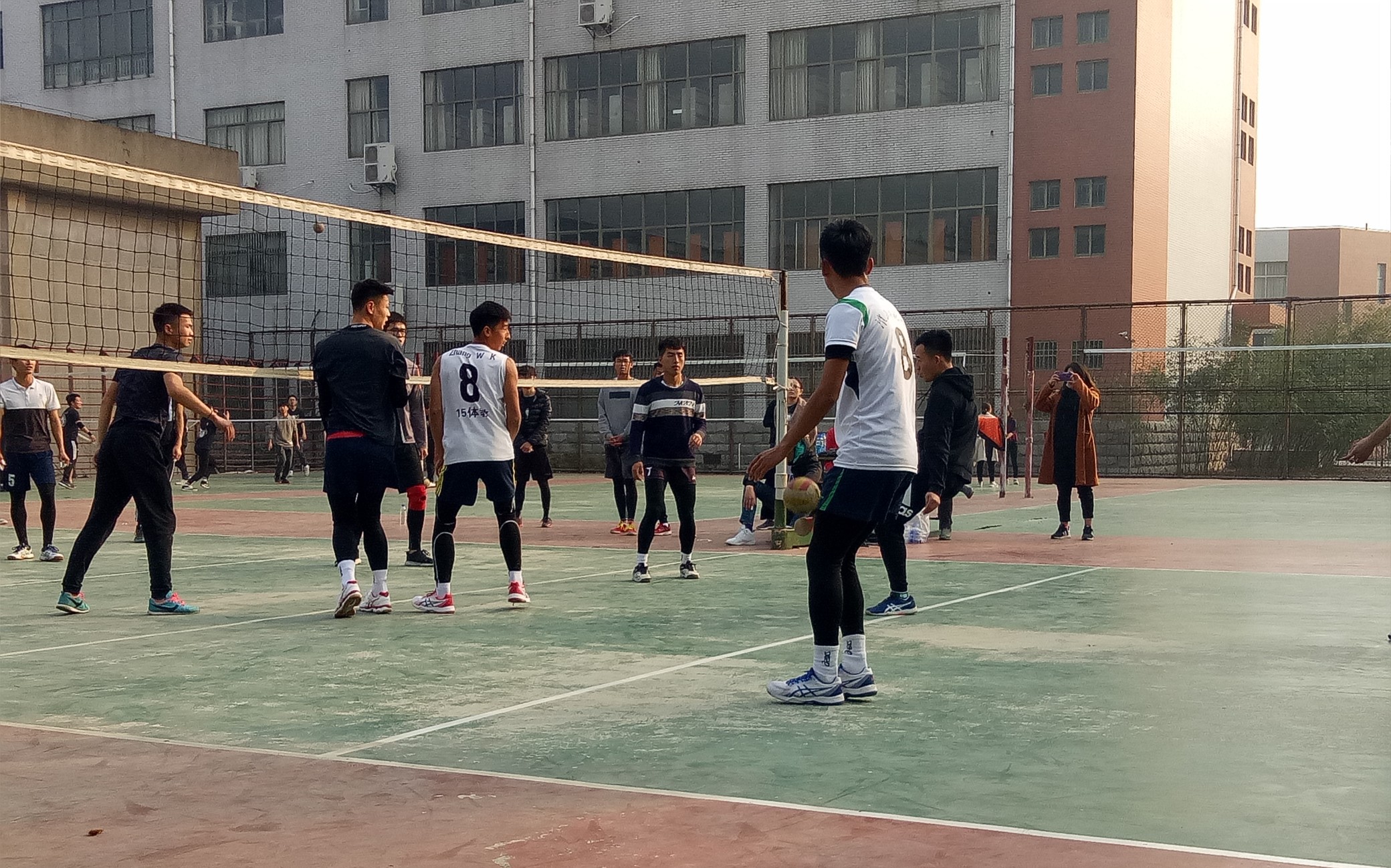 [排球赛]现实版追星现场,秒变迷妹