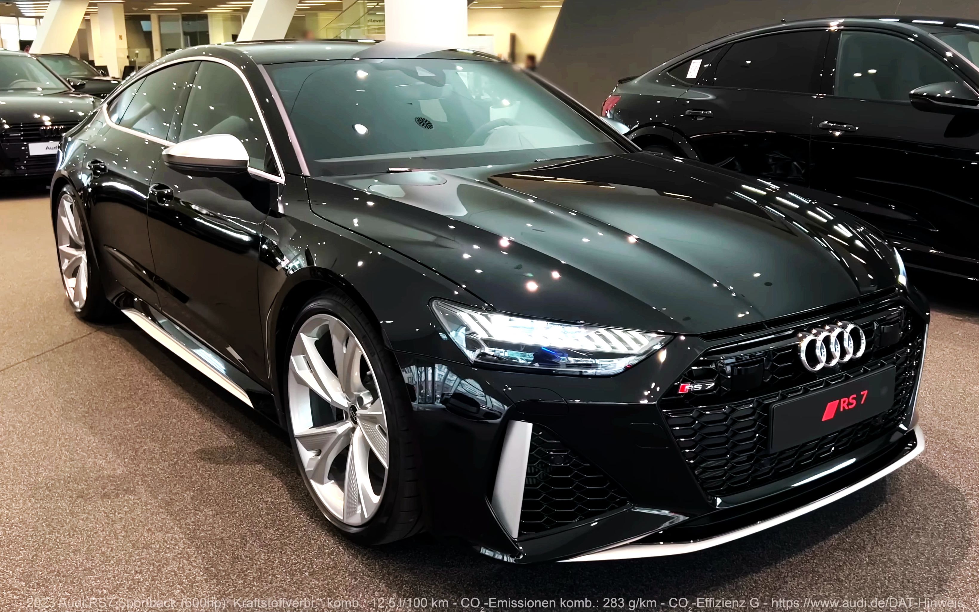 [图]【4K | 展示】2023款 奥迪 RS 7 | Audi