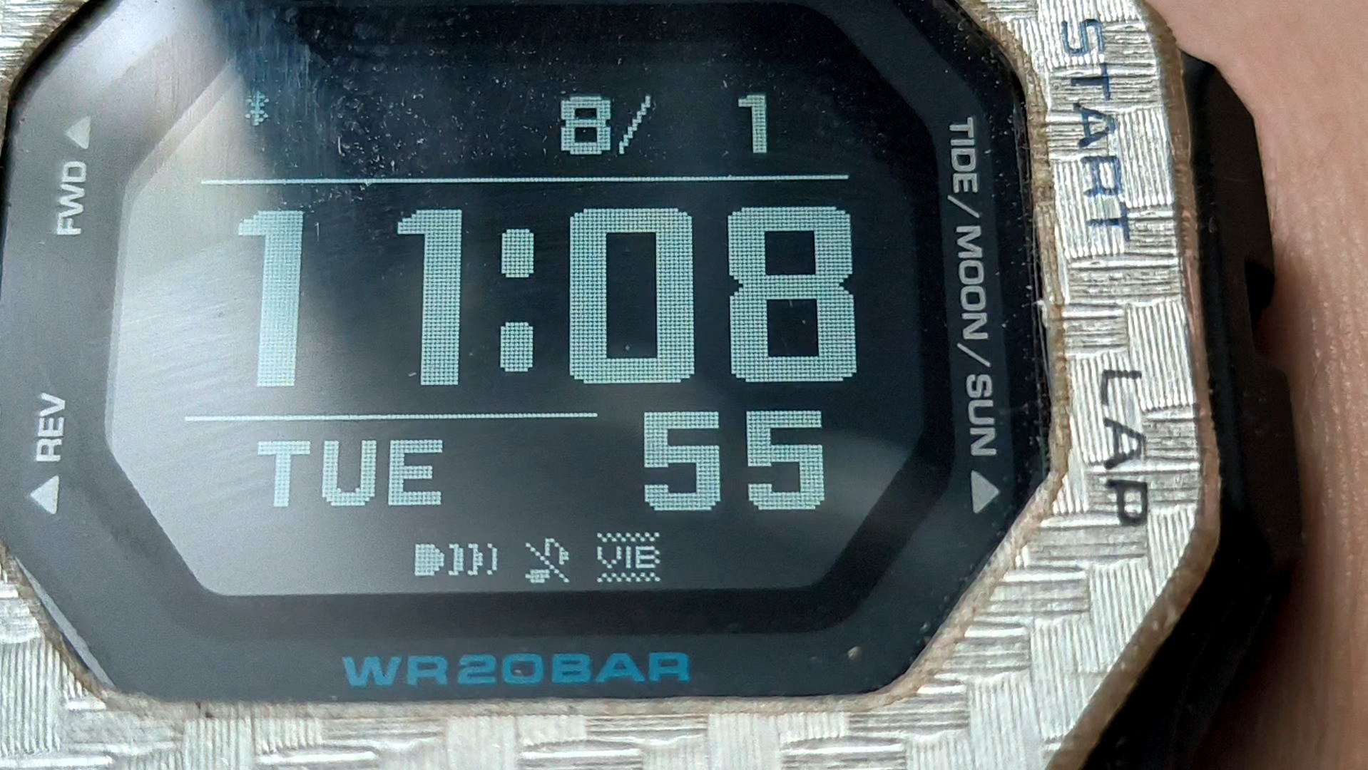 卡西欧gbx100,才没多久就一闪一闪了.卡西欧已经不是当年的卡西欧了.