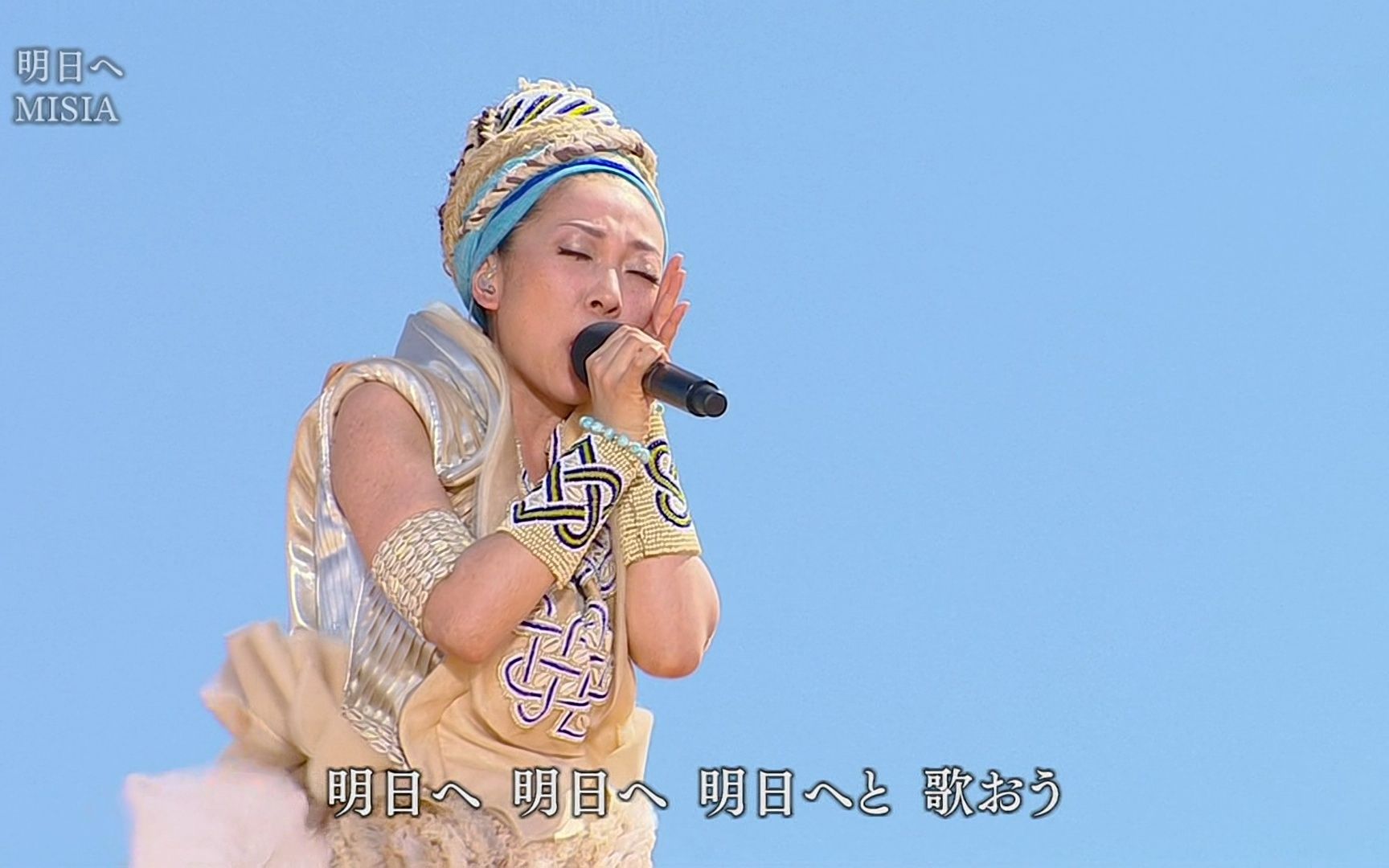 [图]MISIA - Everything ~ 明日へ from [63rd NHK Kouhaku Uta Gassen 2012.12.31]