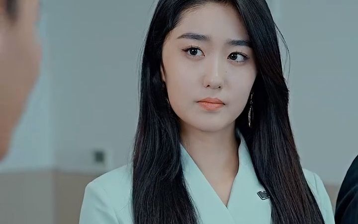 美女总裁欠我赊刀债(1-11集)