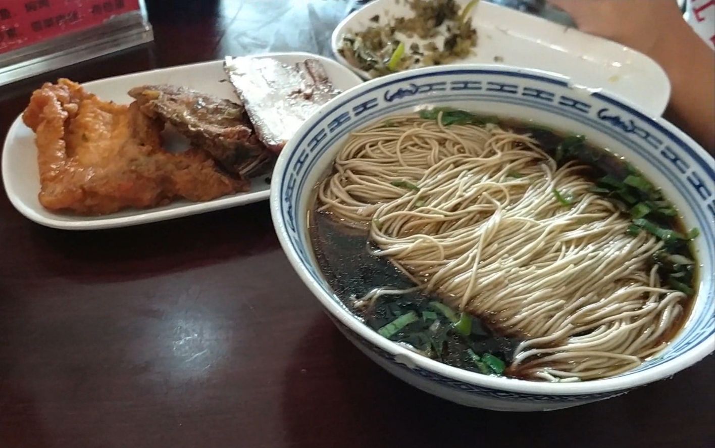 【楠瓜】大学生养肥日记,带你去吃苏州昆山传统名小吃奥灶面,山脚下