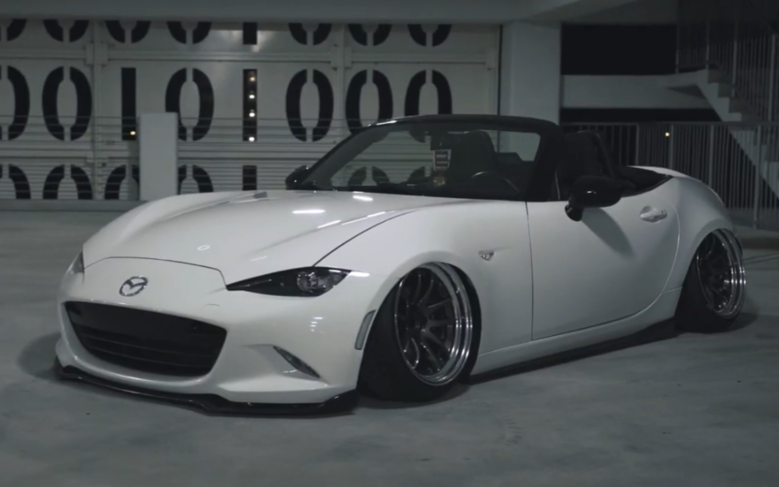 【jdm】马自达mx5 简单的升级看起来就很舒服